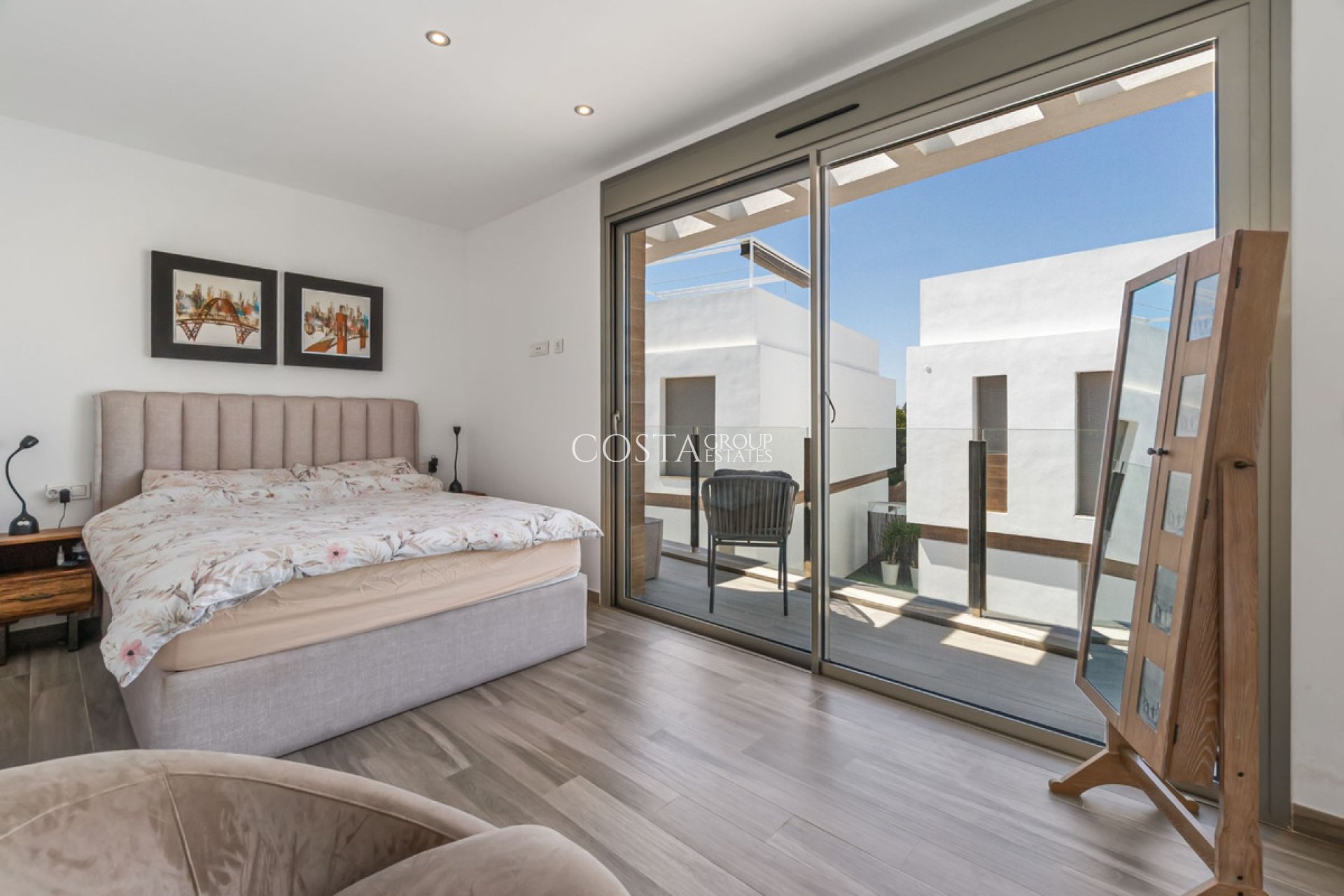 Resale - Villa -
Orihuela Costa - Villamartin