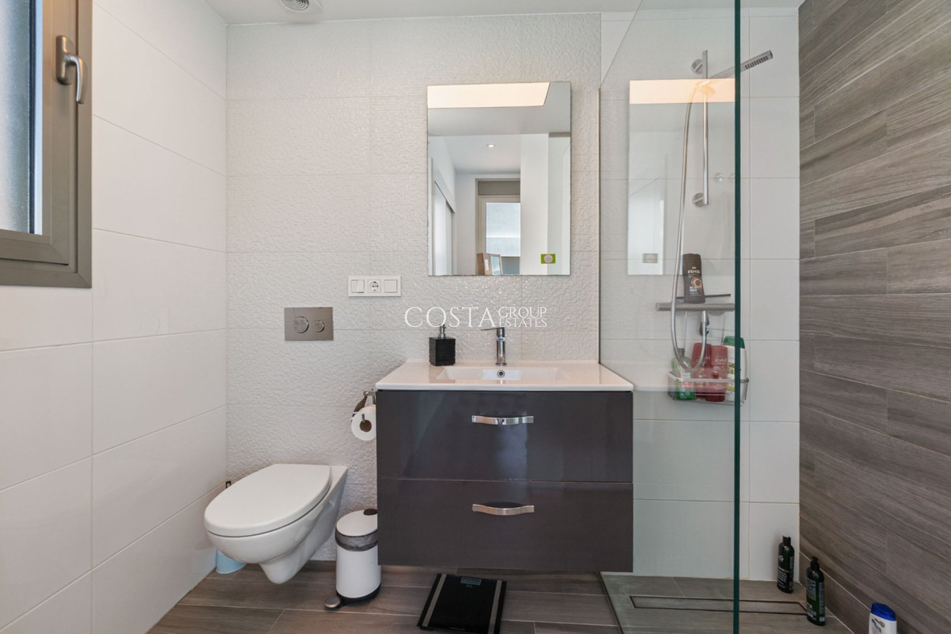 Resale - Villa -
Orihuela Costa - Villamartin