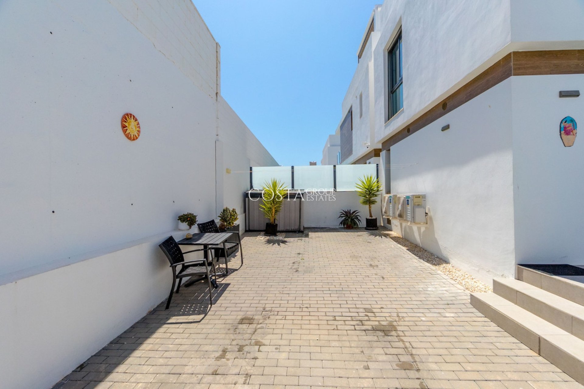 Resale - Villa -
Orihuela Costa - Villamartin
