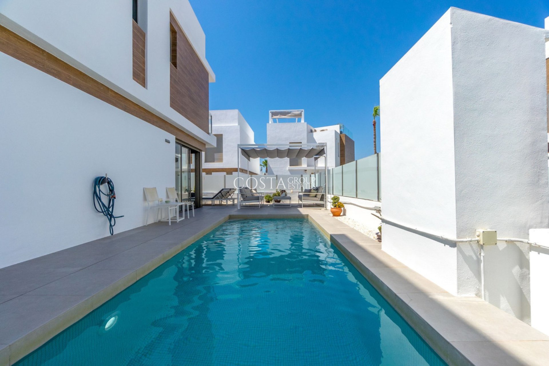 Resale - Villa -
Orihuela Costa - Villamartin