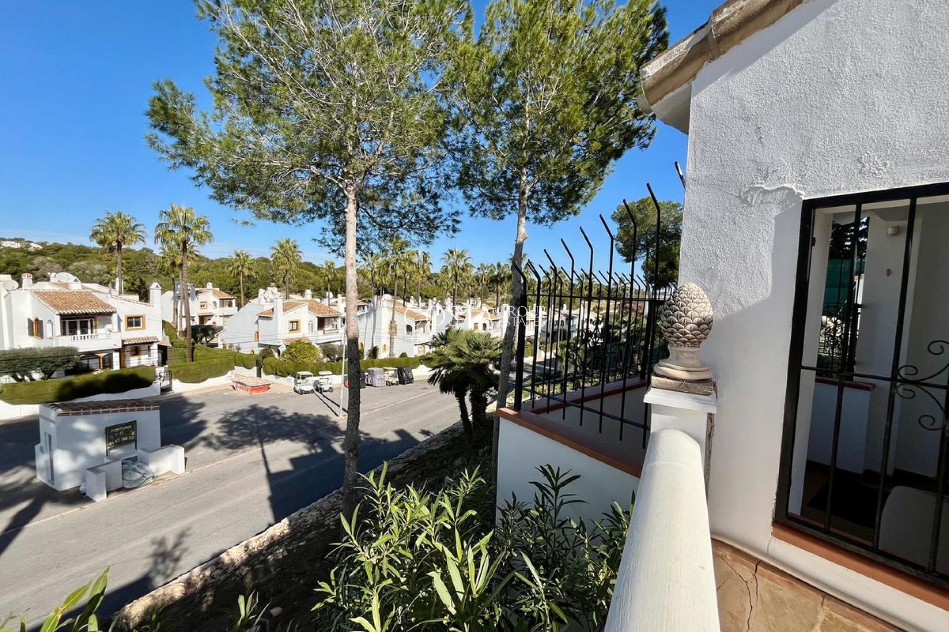 Resale - Villa -
Orihuela Costa - Villamartin