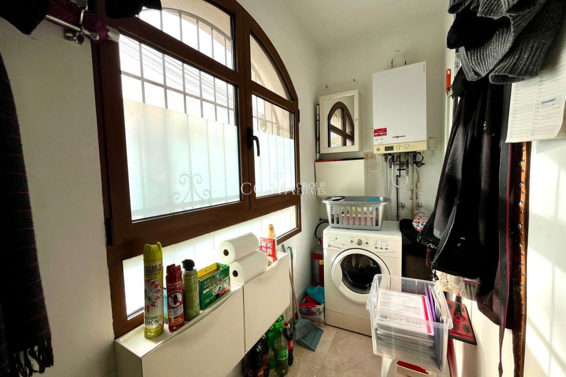 Resale - Villa -
Orihuela Costa - Villamartin