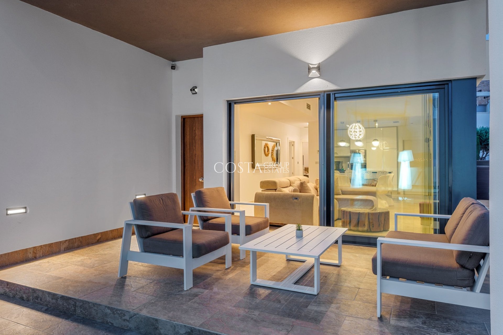 Resale - Villa -
Orihuela Costa - Villamartin