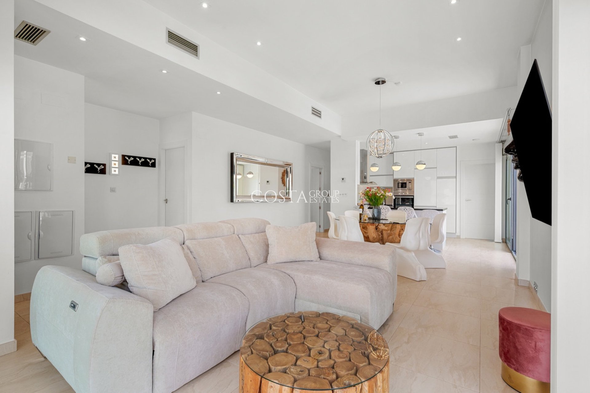 Resale - Villa -
Orihuela Costa - Villamartin