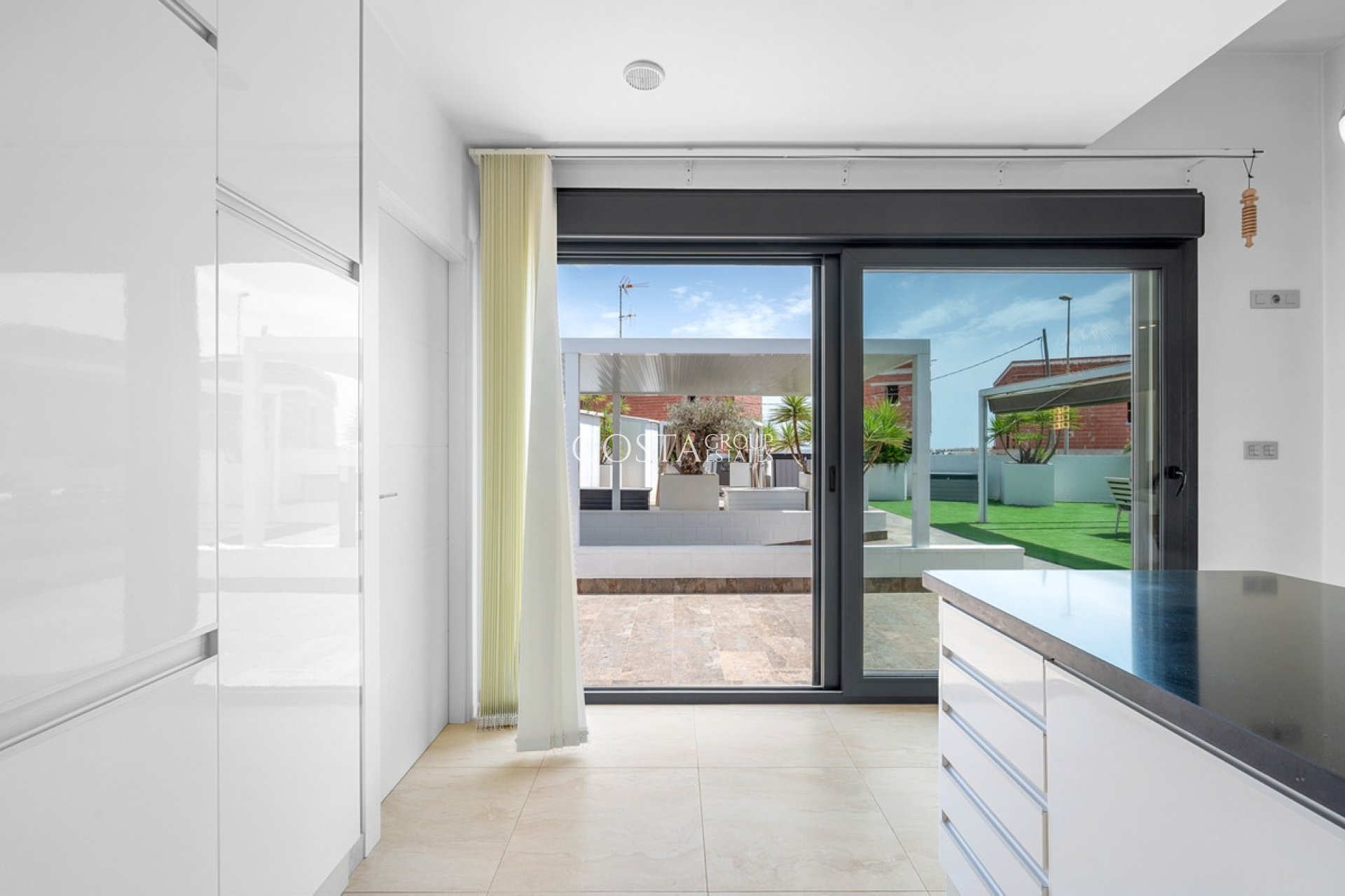 Resale - Villa -
Orihuela Costa - Villamartin