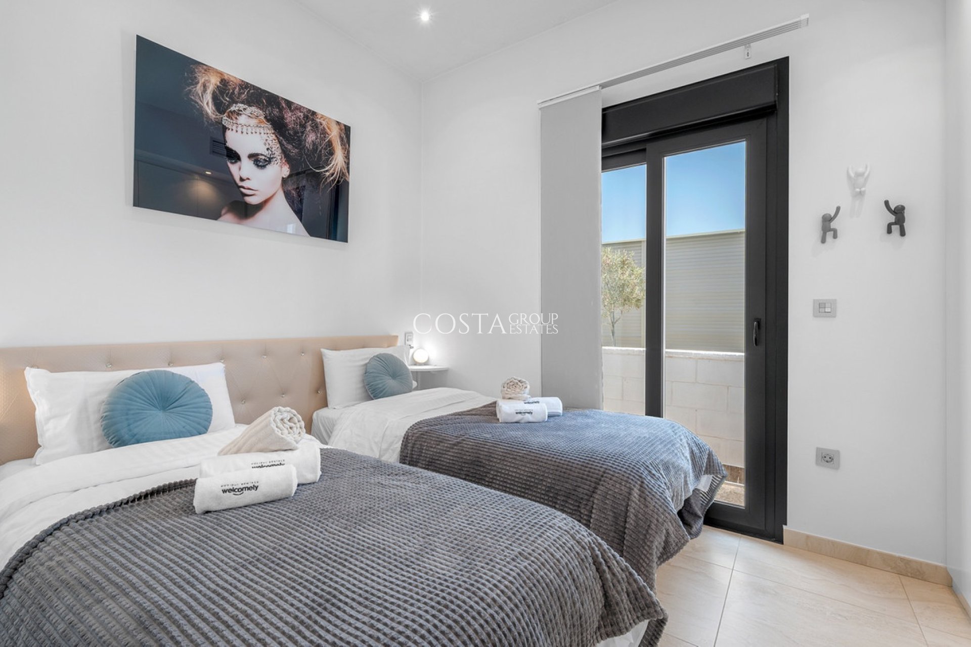 Resale - Villa -
Orihuela Costa - Villamartin