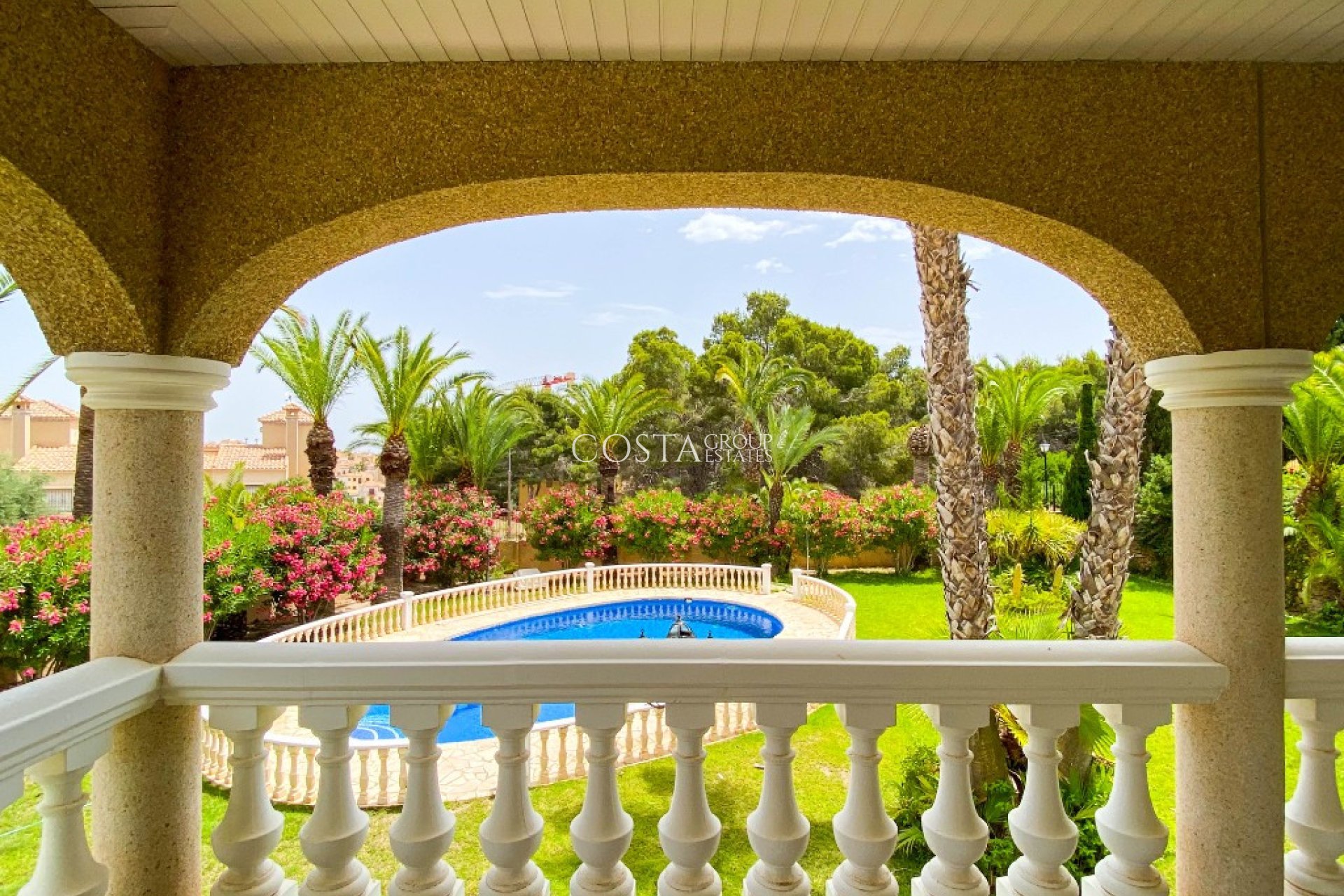 Resale - Villa -
Orihuela Costa - Villamartin