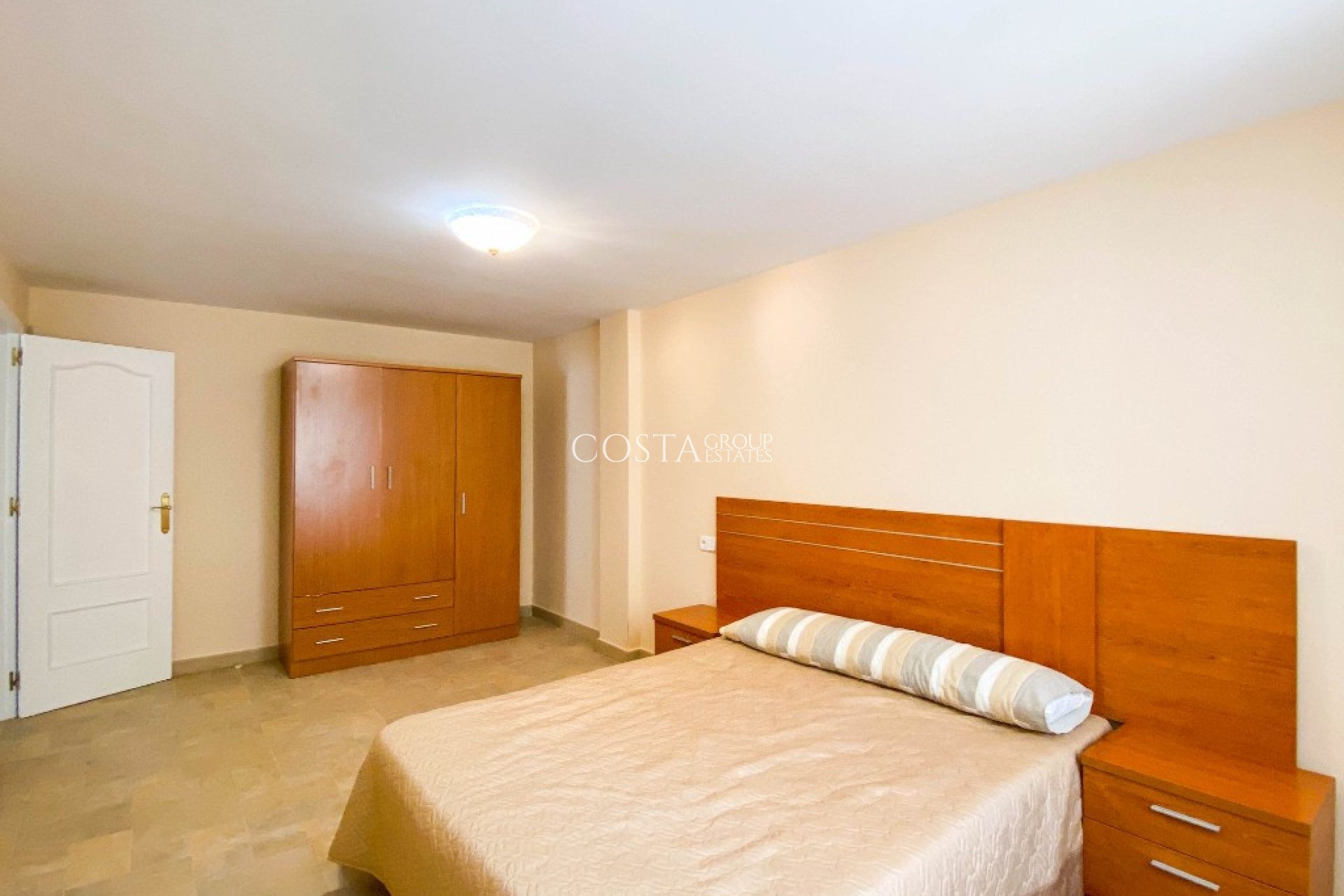 Resale - Villa -
Orihuela Costa - Villamartin