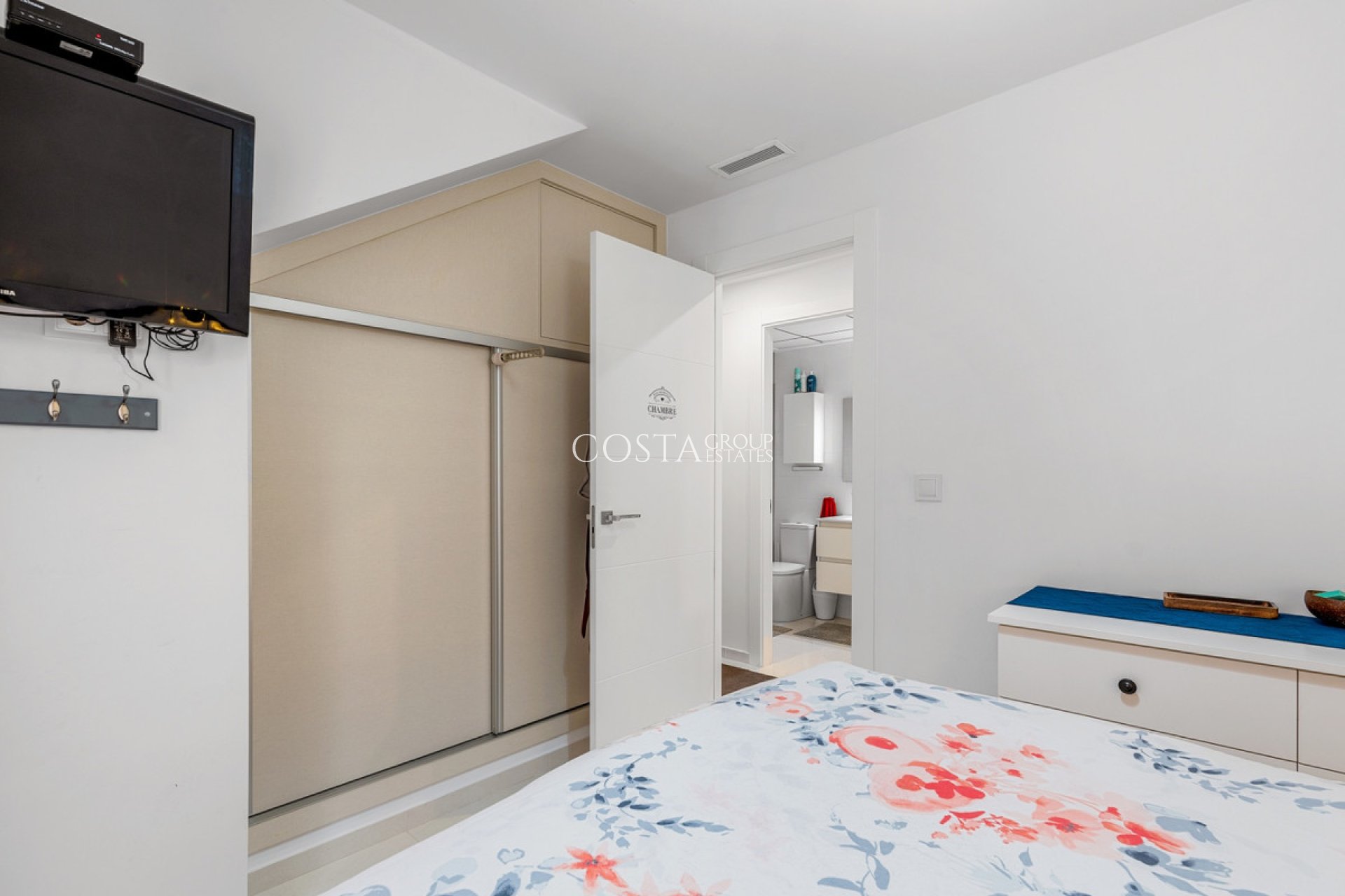 Resale - Villa -
Orihuela Costa - Villamartin