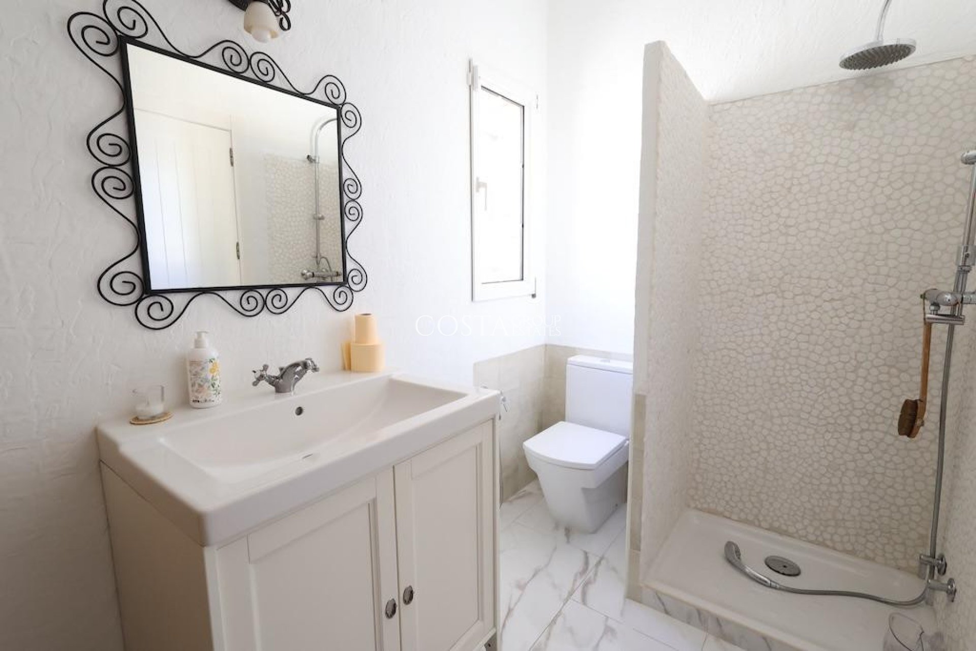 Resale - Villa -
Orihuela Costa - Villamartin