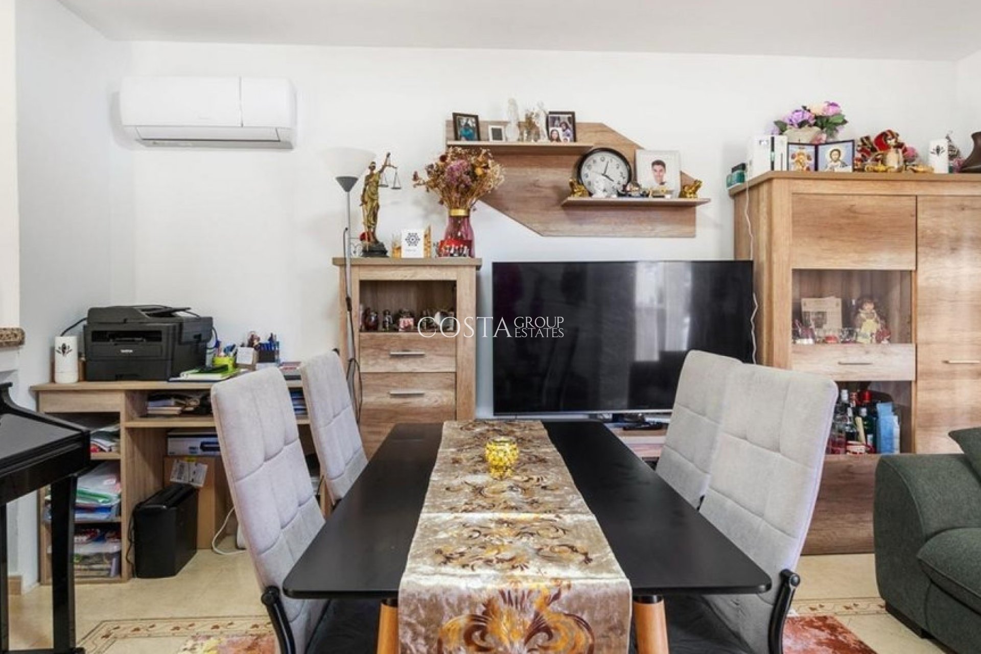 Resale - Villa -
Orihuela Costa - Villamartin