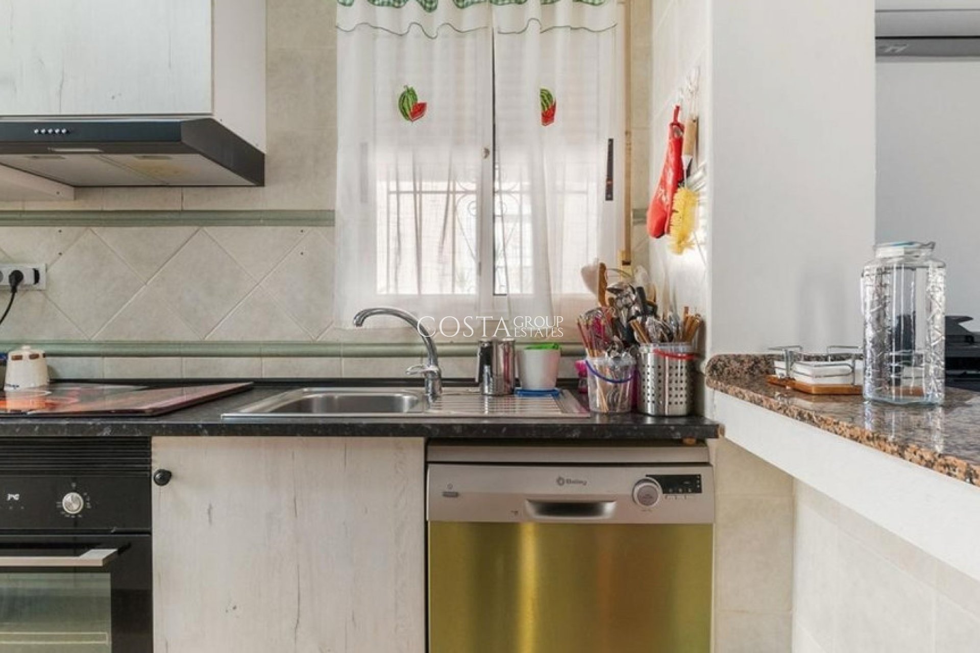 Resale - Villa -
Orihuela Costa - Villamartin