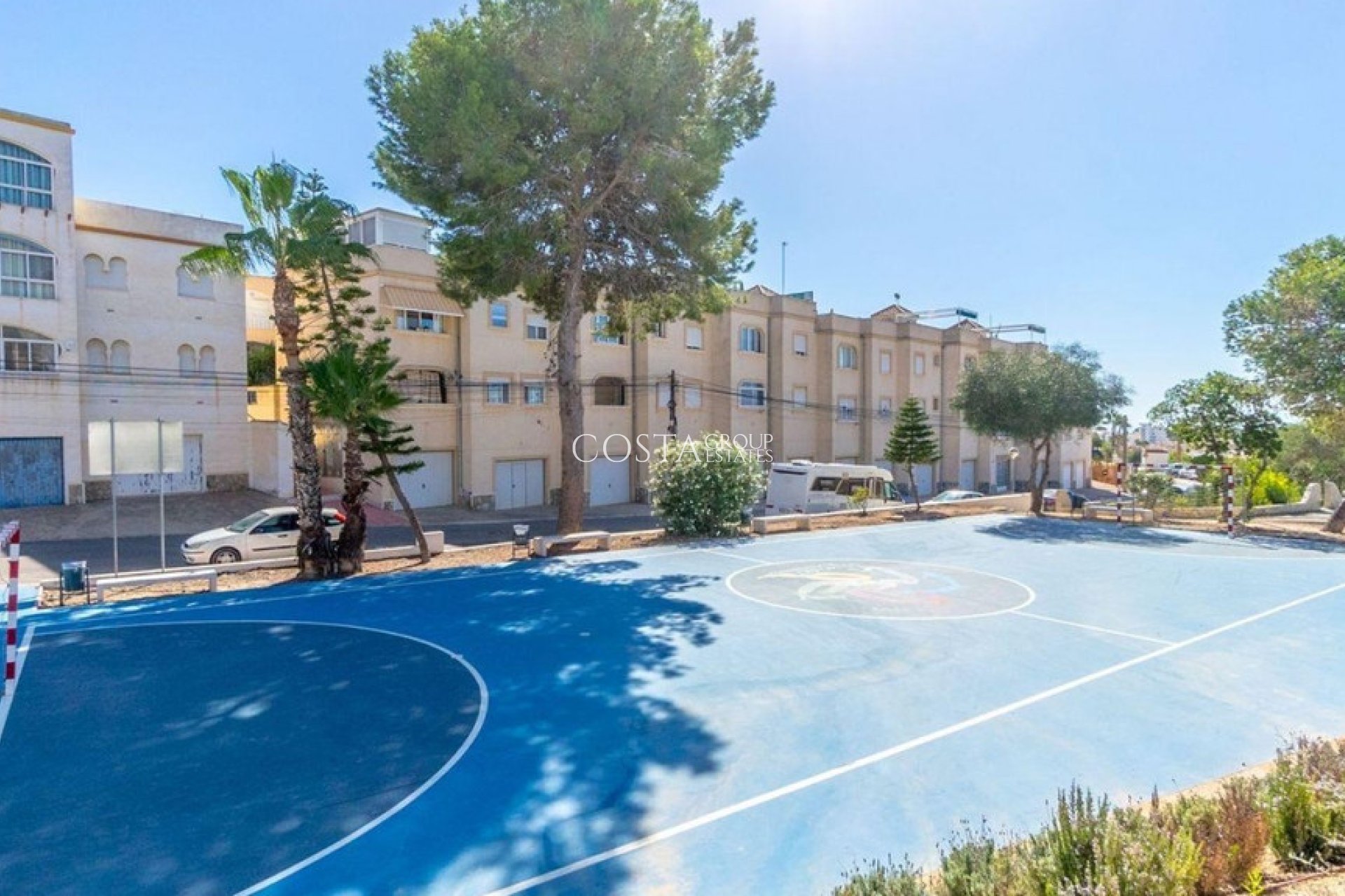 Resale - Villa -
Orihuela Costa - Villamartin