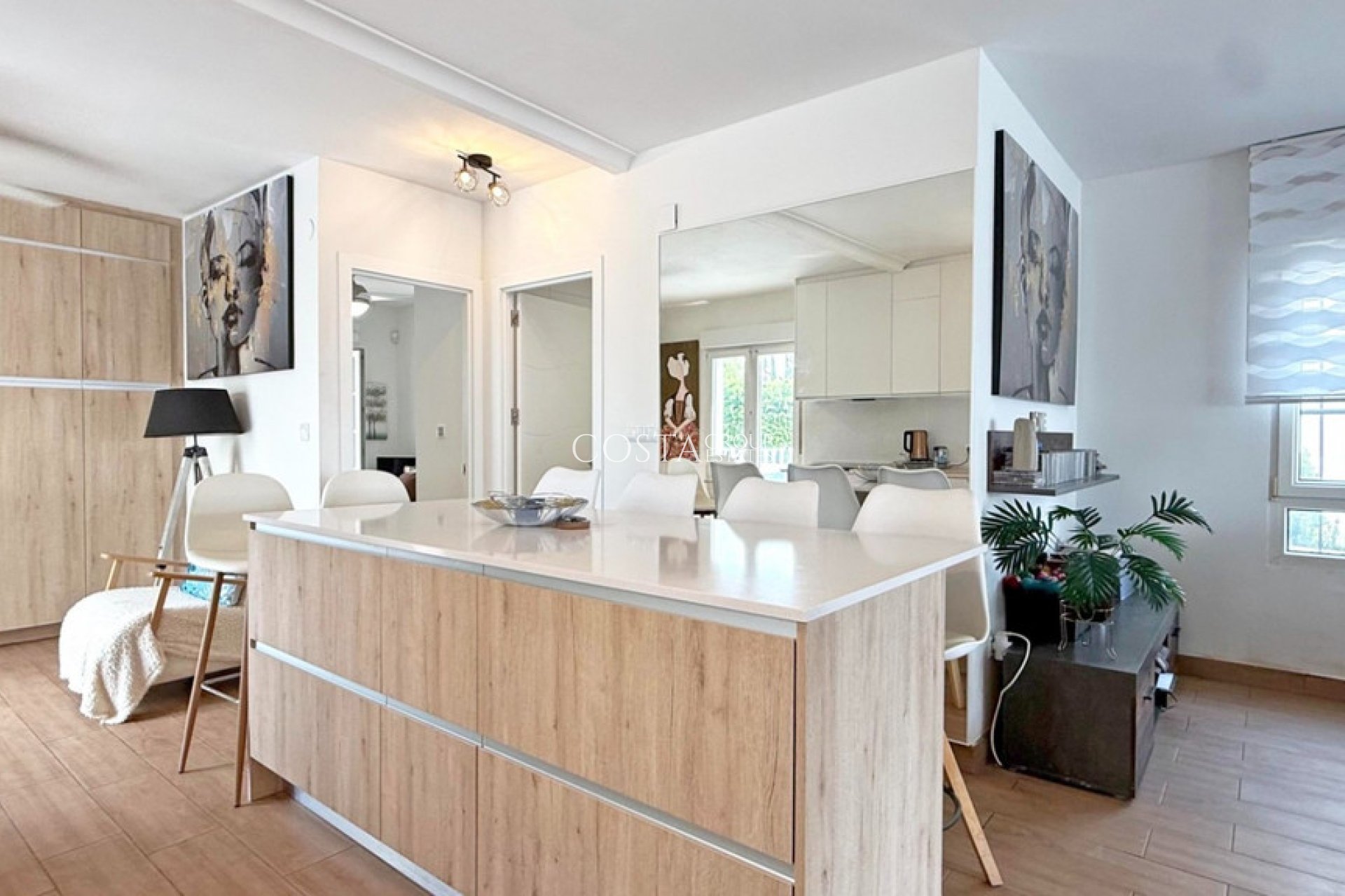 Resale - Villa -
Orihuela Costa - Villamartin