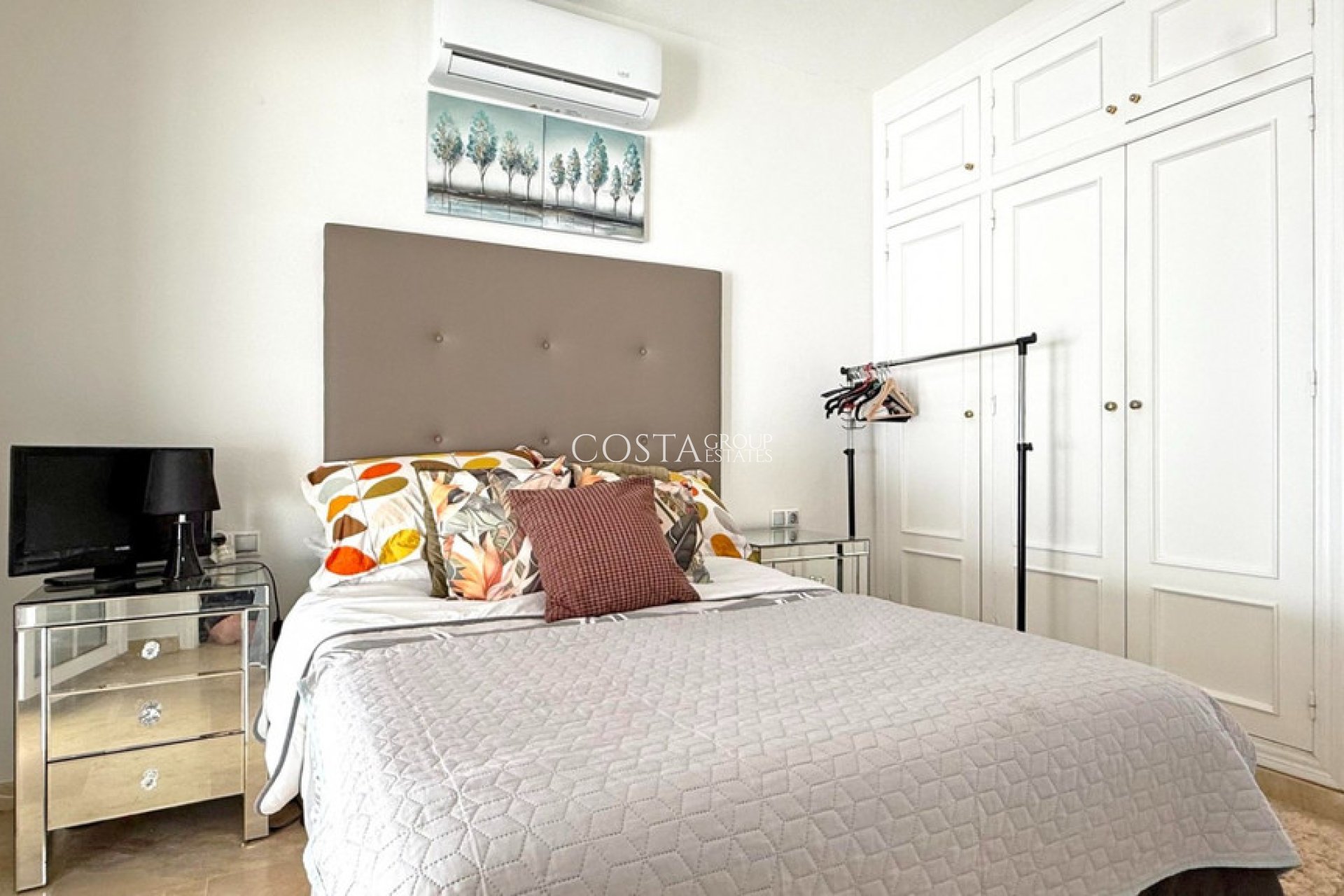 Resale - Villa -
Orihuela Costa - Villamartin