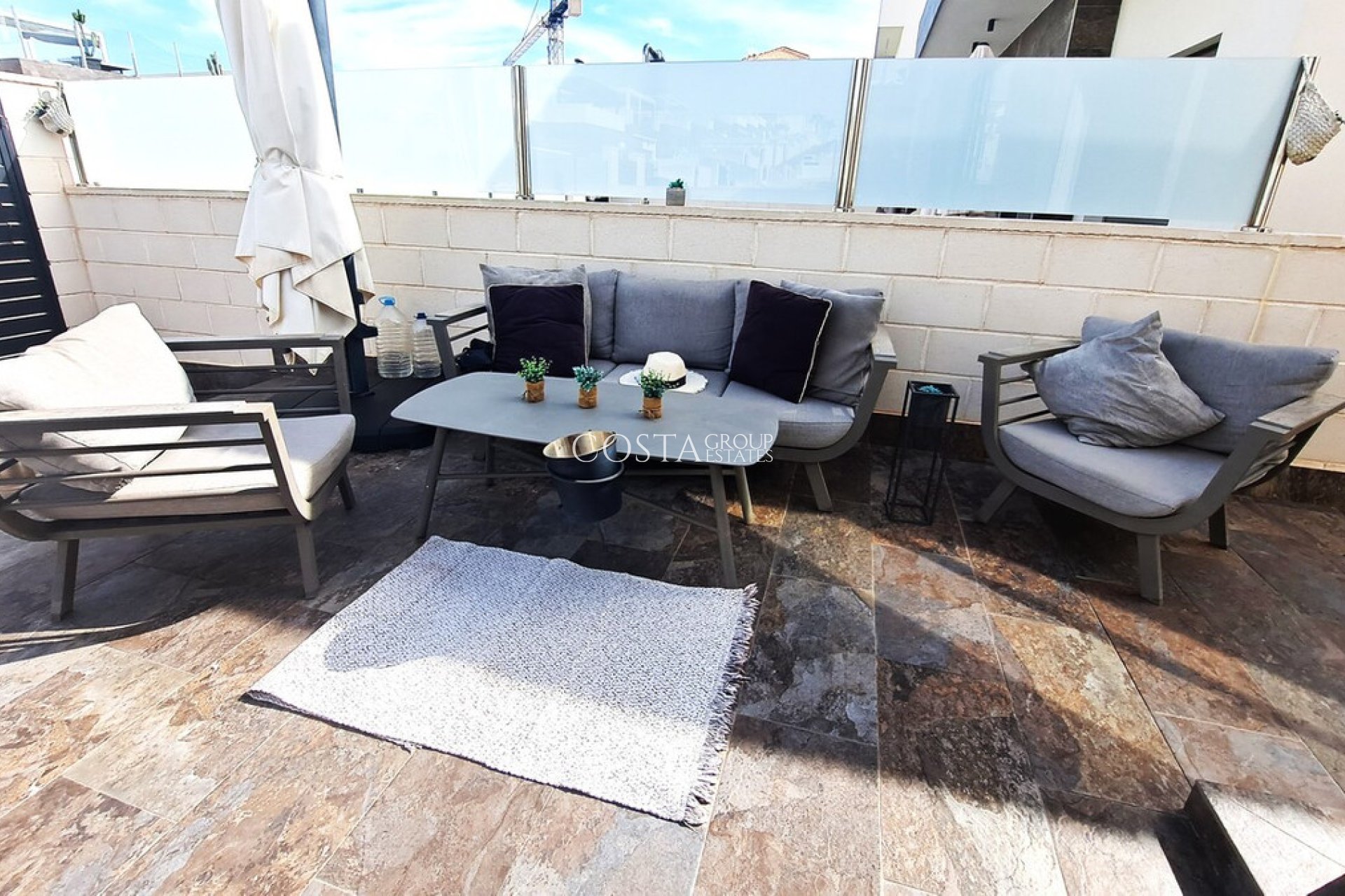 Resale - Villa -
Orihuela Costa - Villamartin