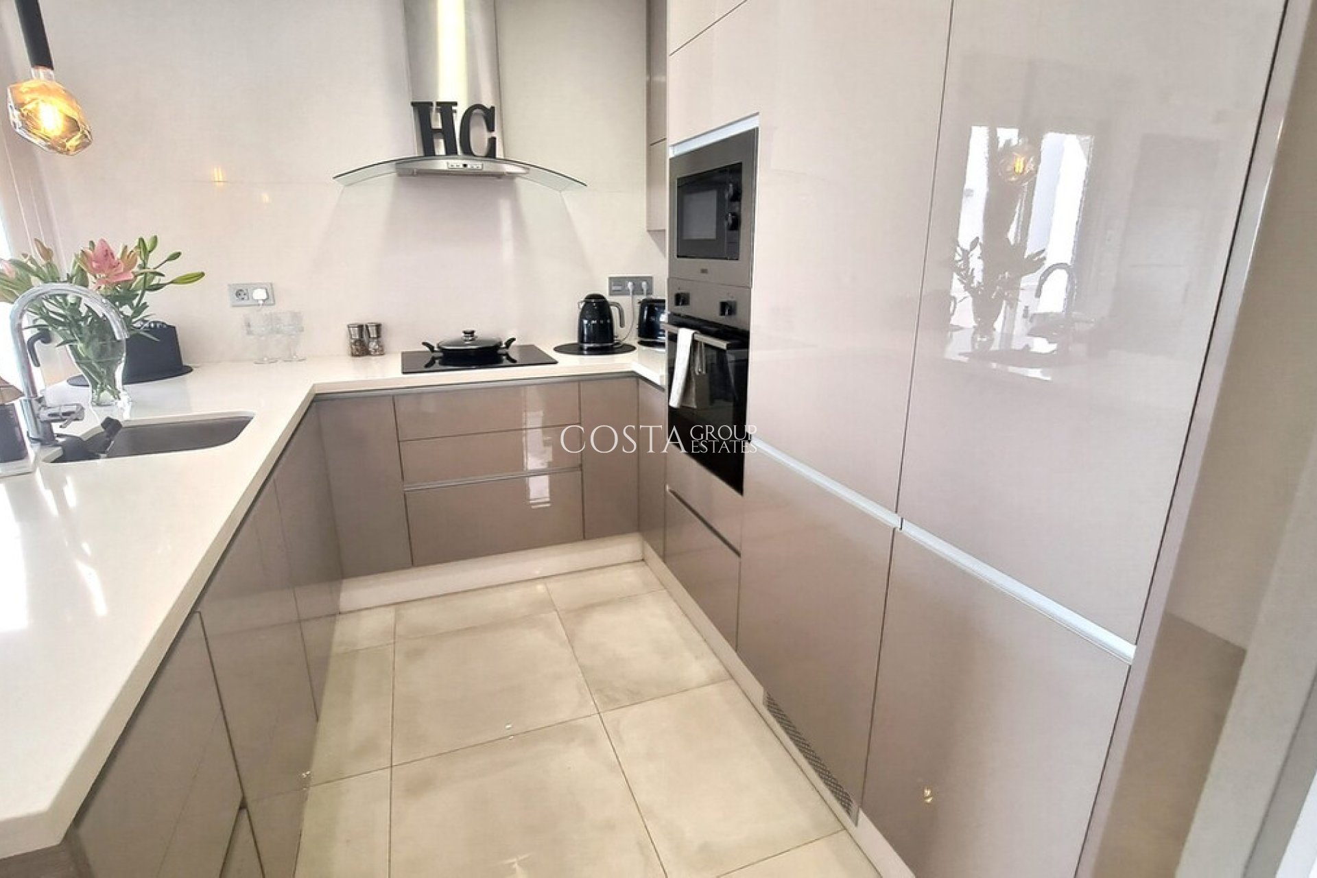 Resale - Villa -
Orihuela Costa - Villamartin