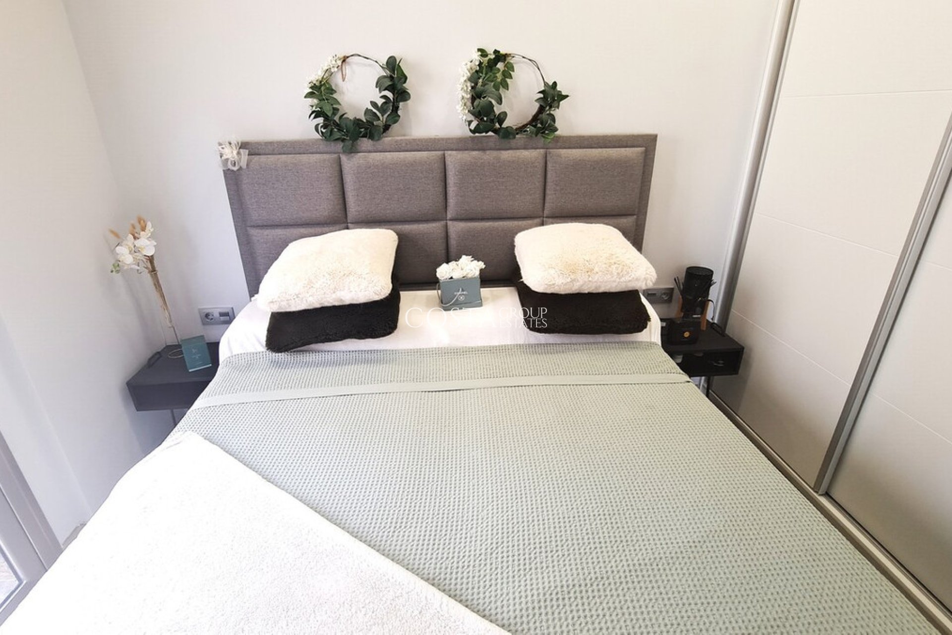 Resale - Villa -
Orihuela Costa - Villamartin