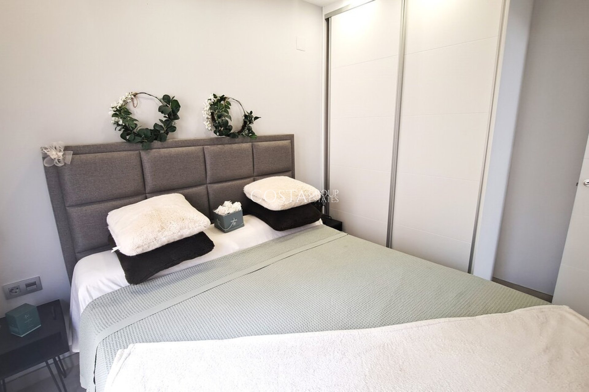 Resale - Villa -
Orihuela Costa - Villamartin