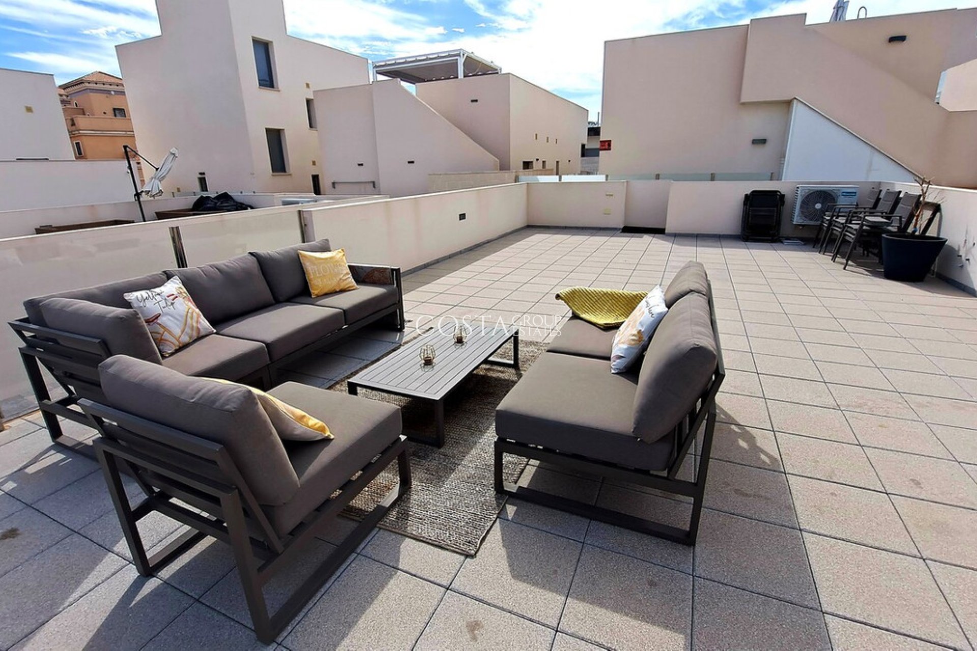 Resale - Villa -
Orihuela Costa - Villamartin