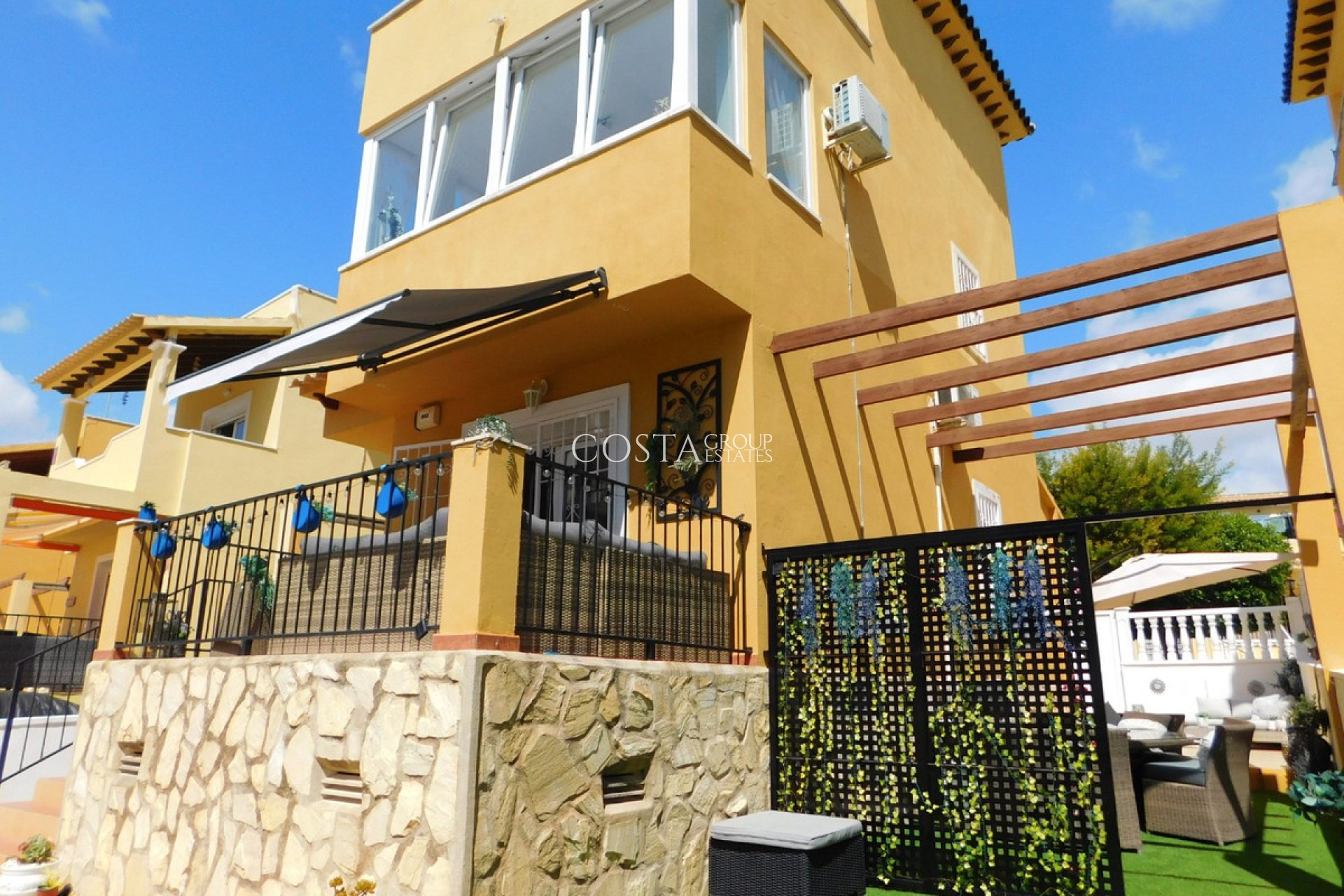 Resale - Villa -
Orihuela Costa - Villamartin