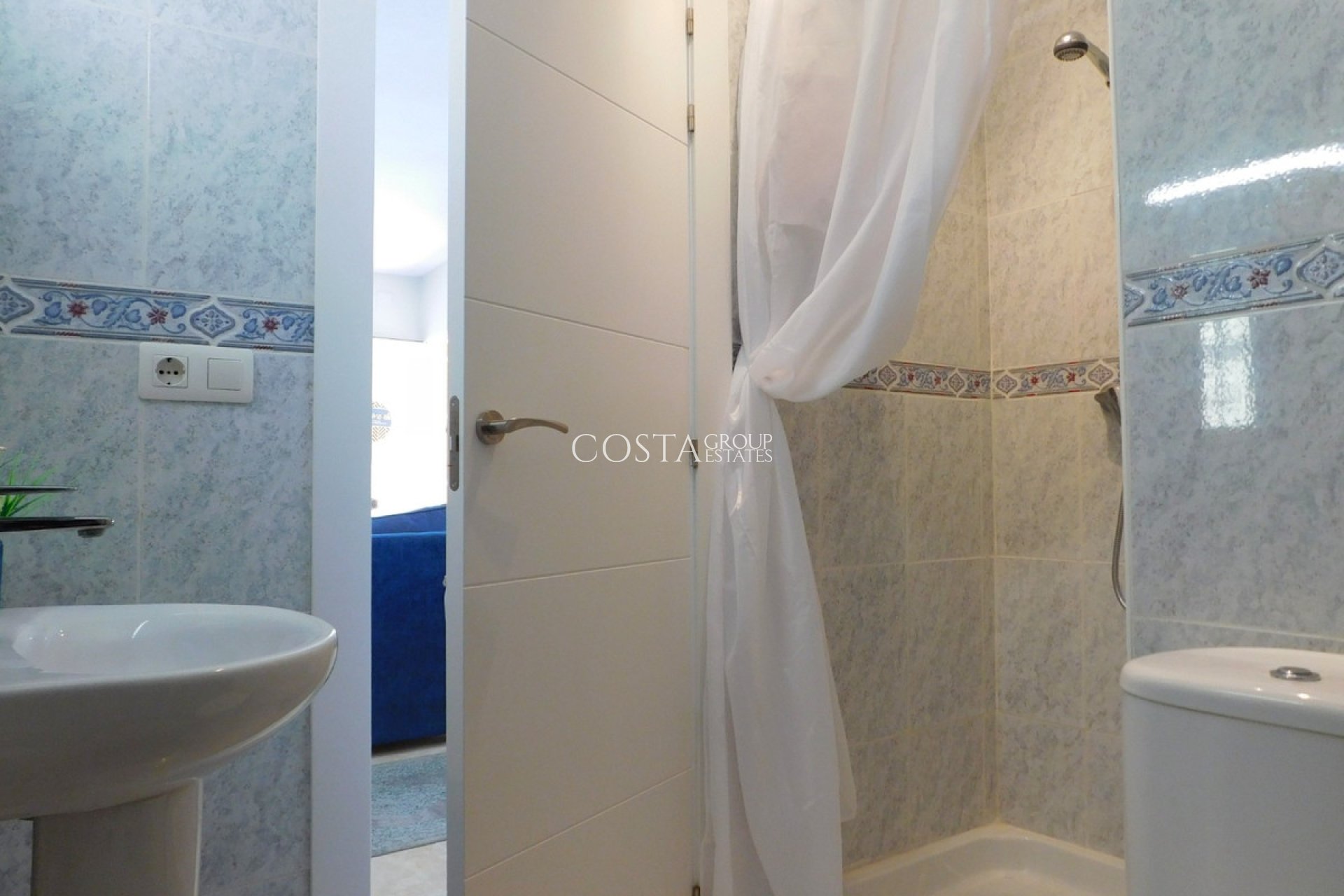 Resale - Villa -
Orihuela Costa - Villamartin