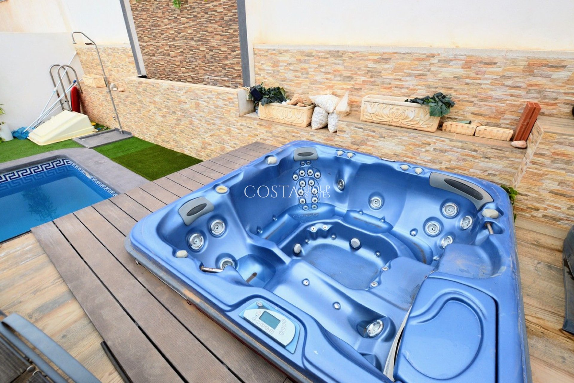 Resale - Villa -
Orihuela Costa - Villamartin