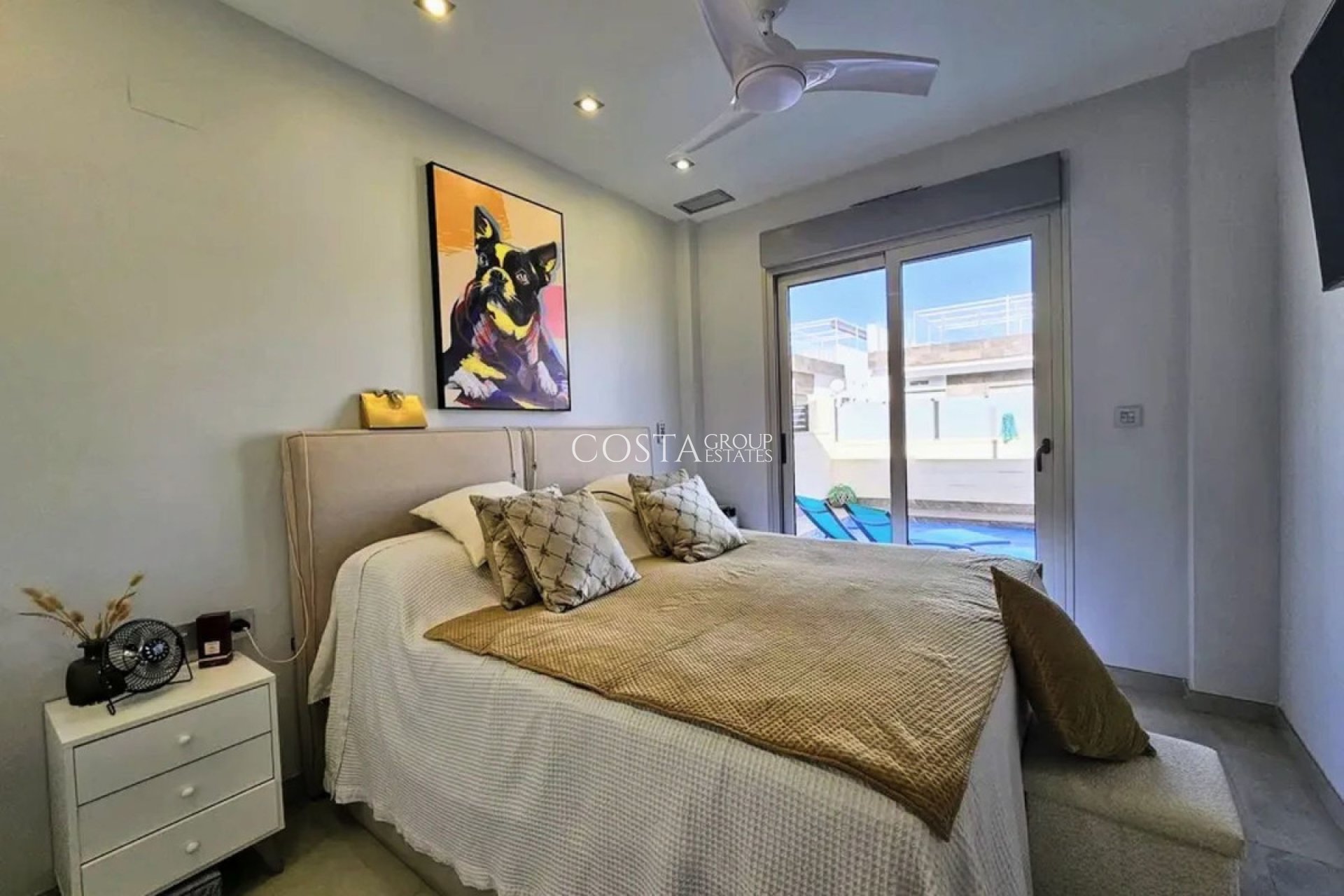 Resale - Villa -
Orihuela Costa - Villamartin