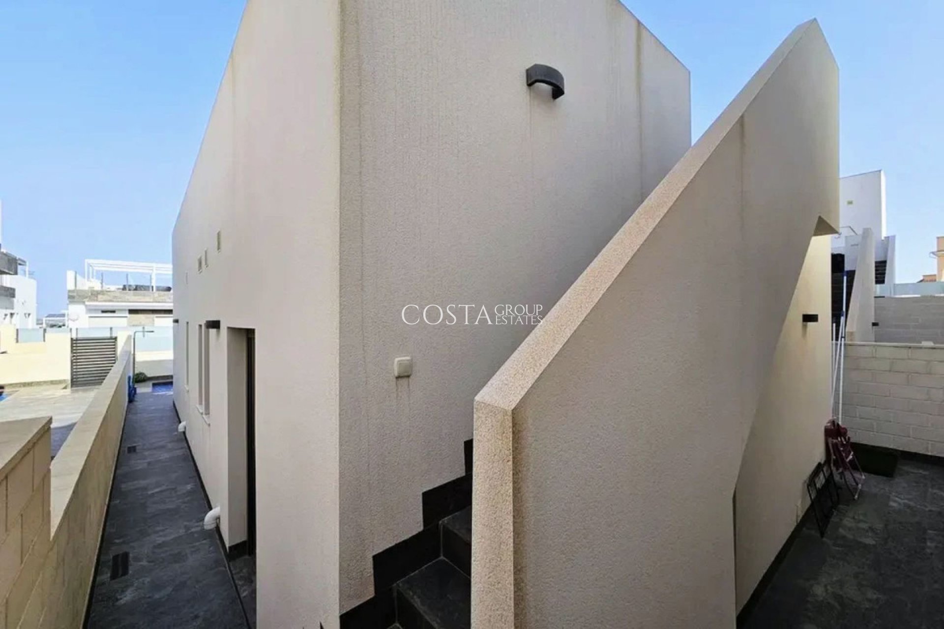 Resale - Villa -
Orihuela Costa - Villamartin