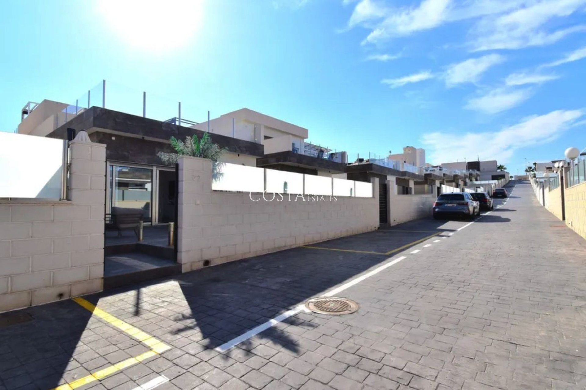 Resale - Villa -
Orihuela Costa - Villamartin