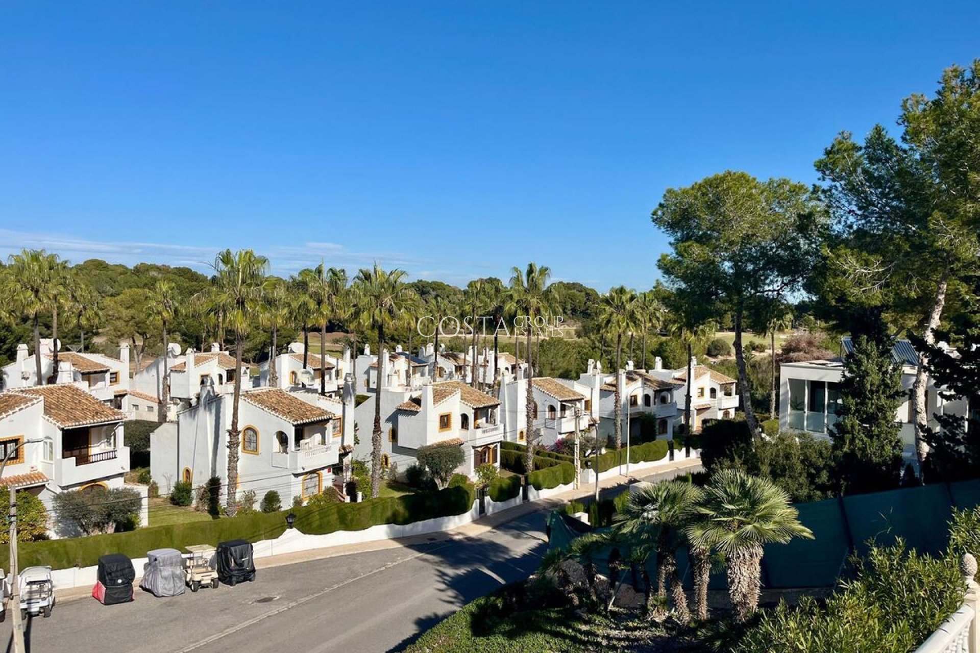 Resale - Villa -
Orihuela Costa - Villamartin