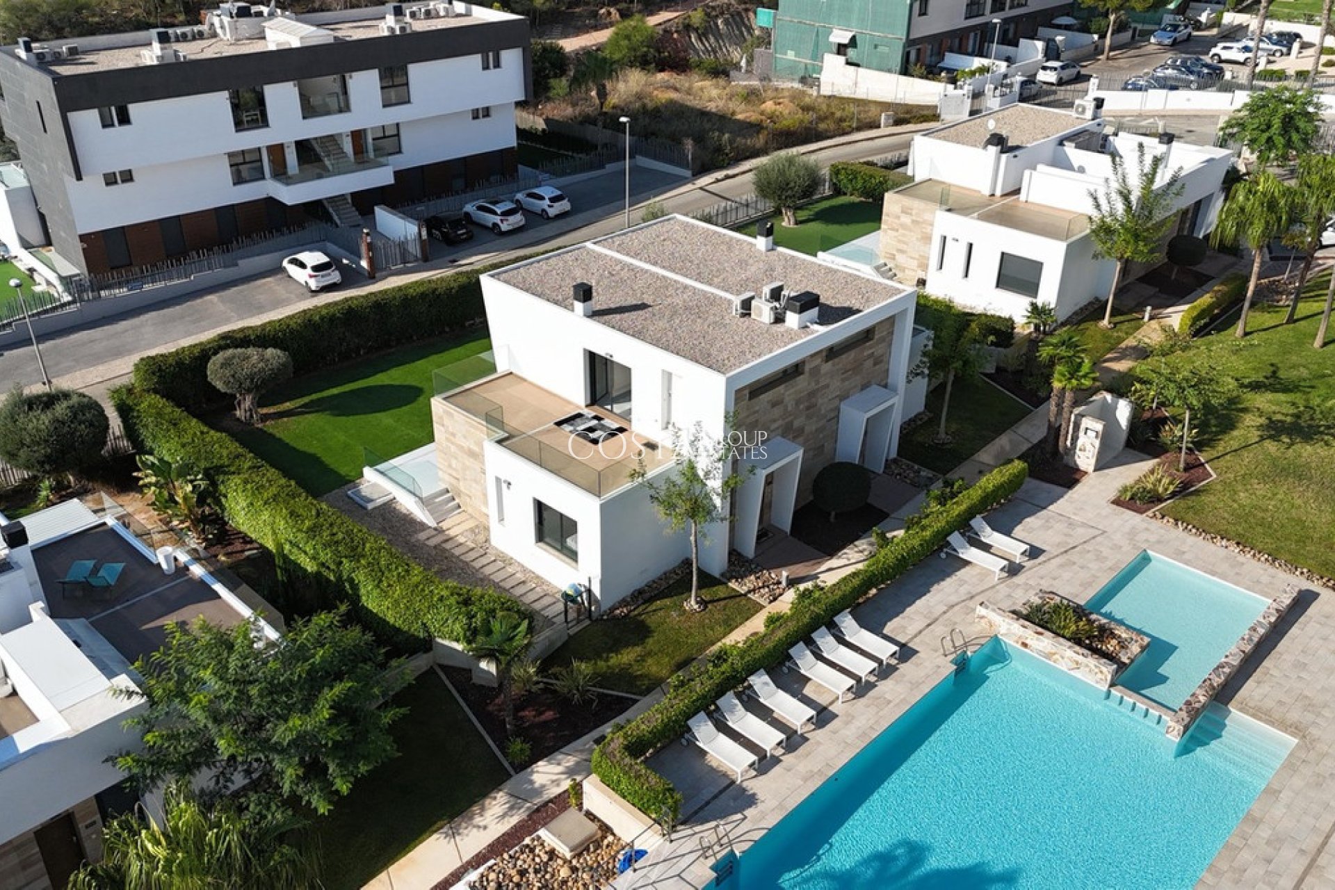 Resale - Villa -
Orihuela Costa - Villamartin