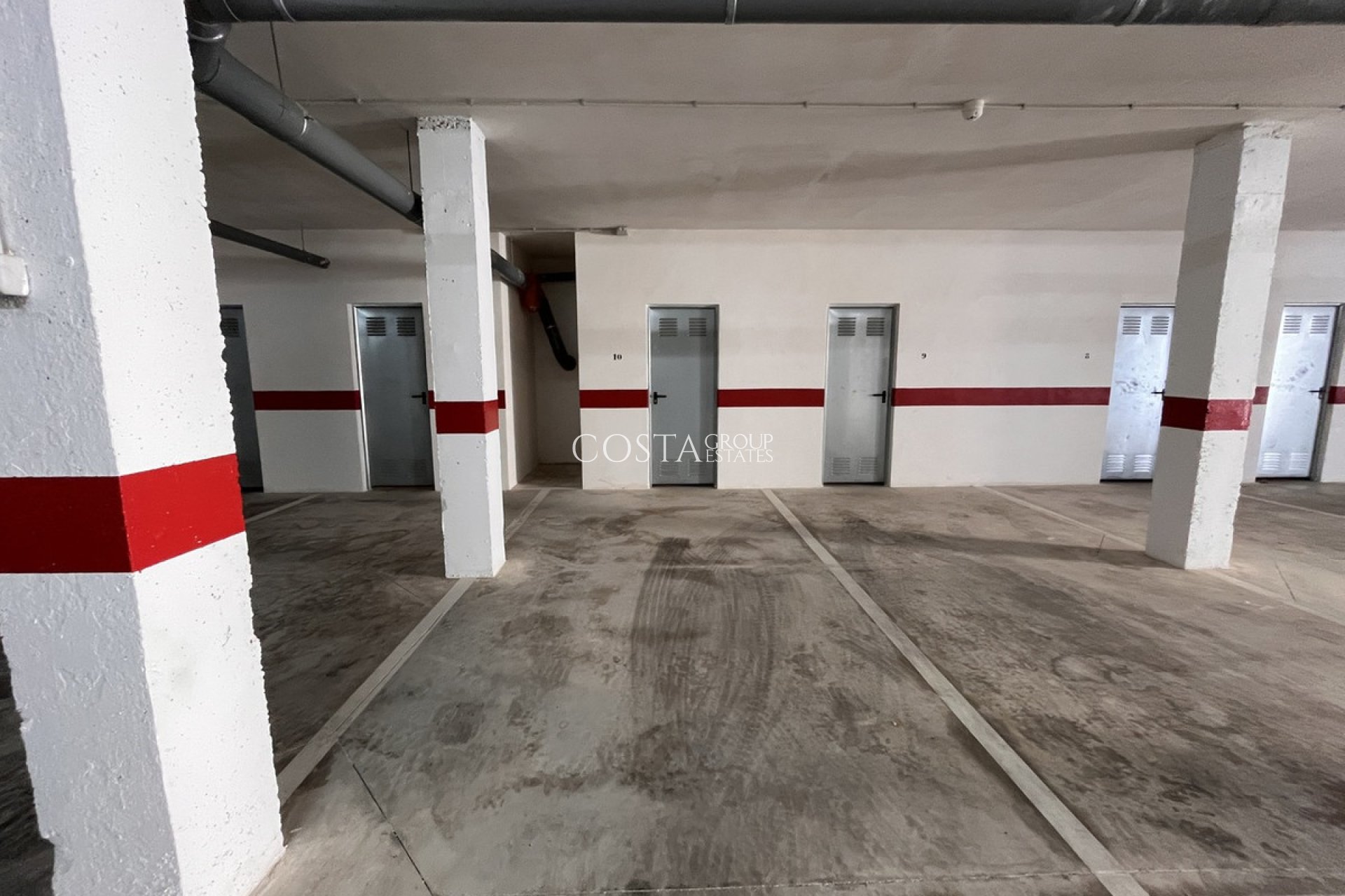 Resale - Villa -
Orihuela Costa - Villamartin