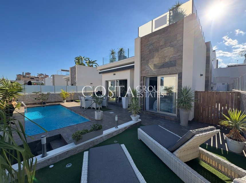 Resale - Villa -
Orihuela Costa - Villamartín