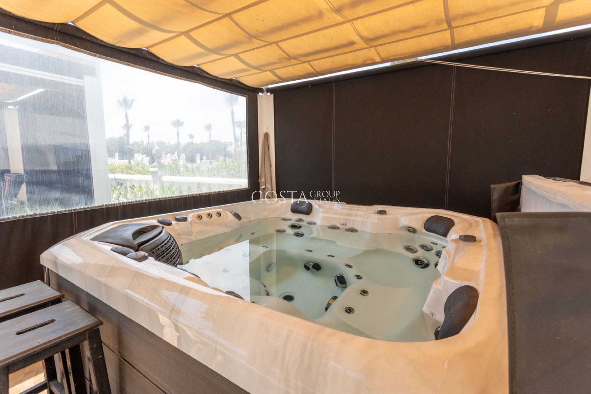 Resale - Villa -
Orihuela Costa - Villamartin