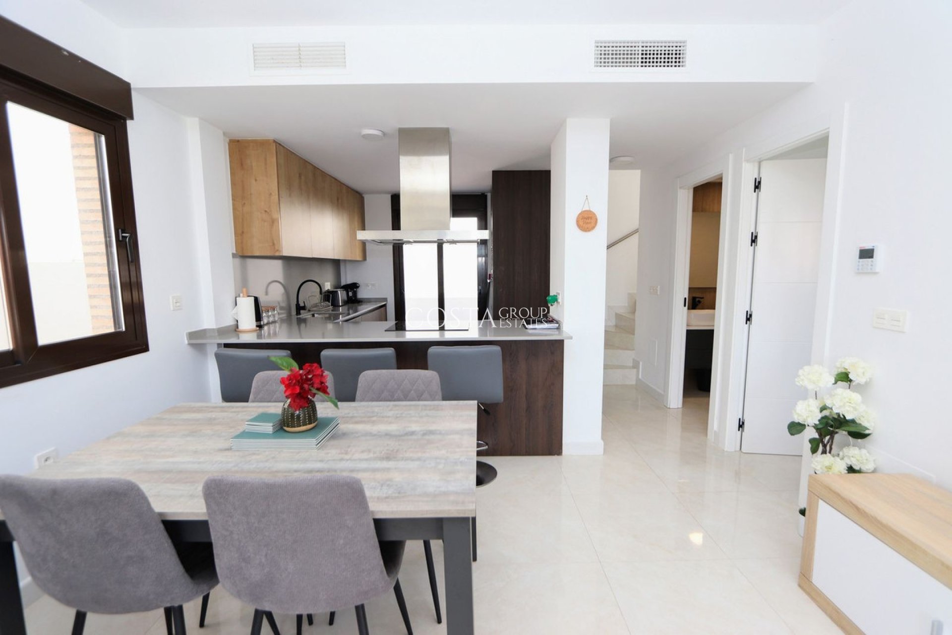 Resale - Villa -
Orihuela Costa - Villamartin