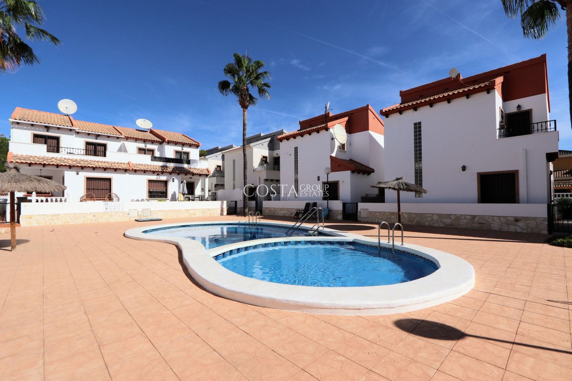 Resale - Villa -
Orihuela Costa - Villamartin