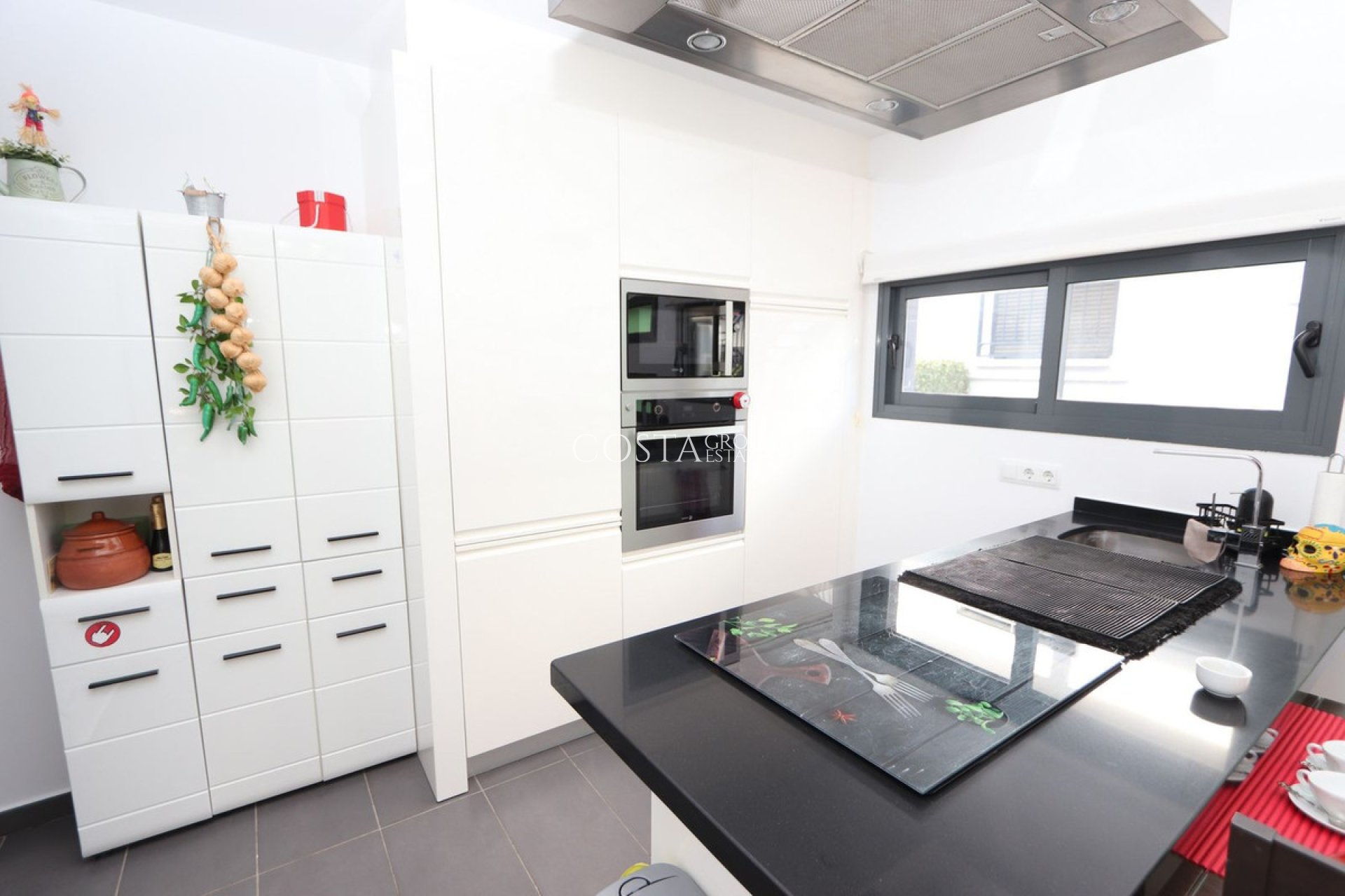 Resale - Villa -
Orihuela Costa - Villamartin