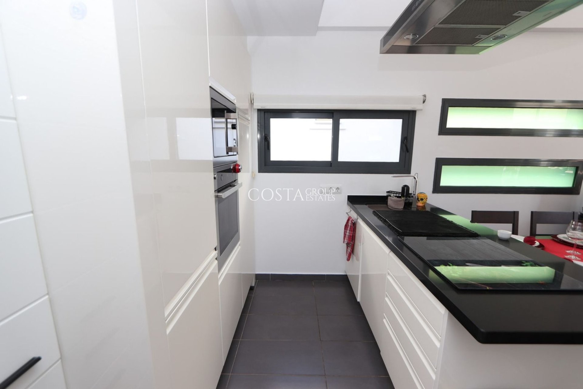 Resale - Villa -
Orihuela Costa - Villamartin