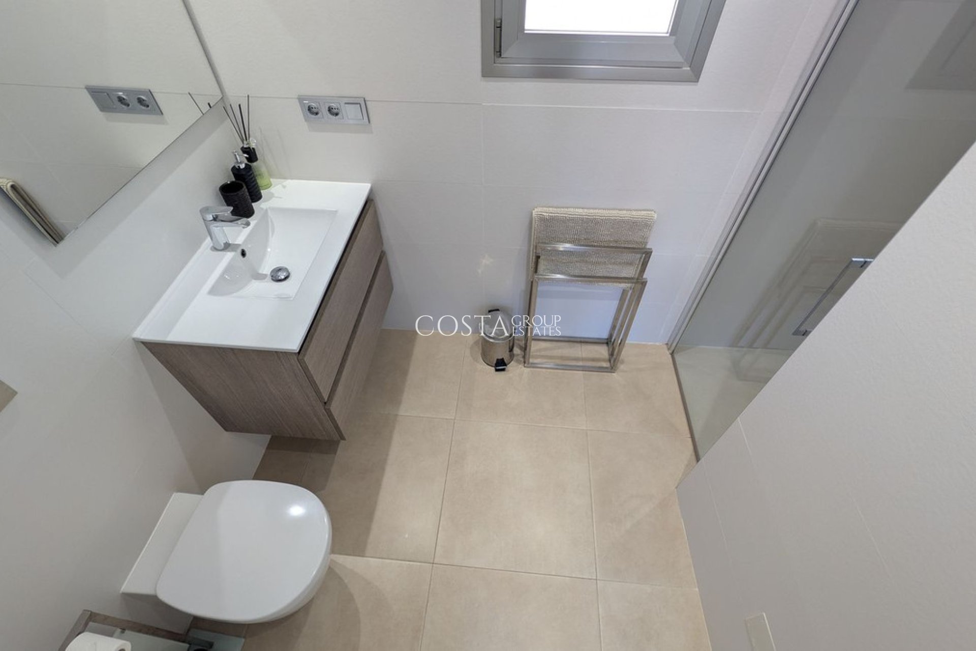 Resale - Villa -
Orihuela Costa - Villamartin