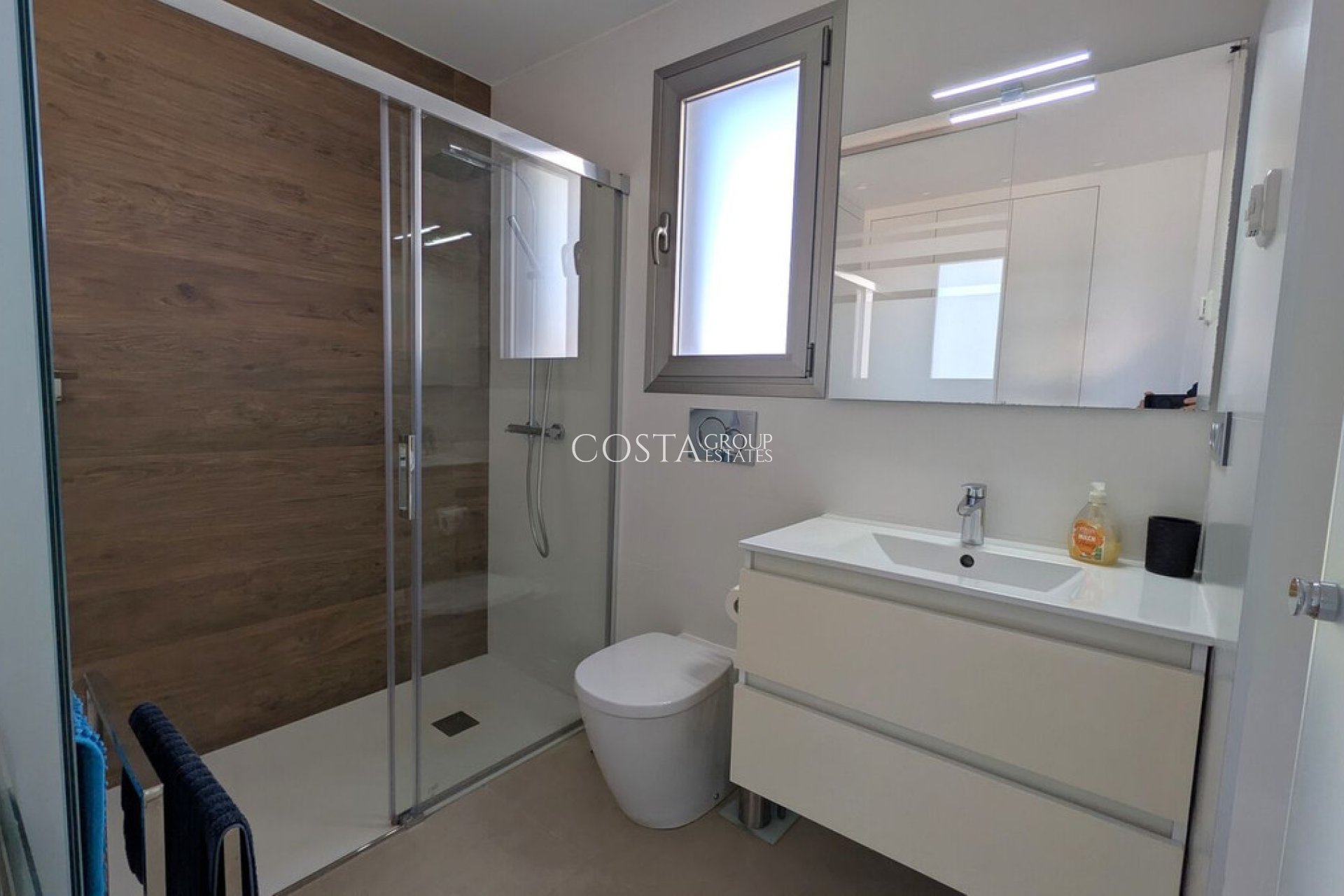 Resale - Villa -
Orihuela Costa - Villamartin