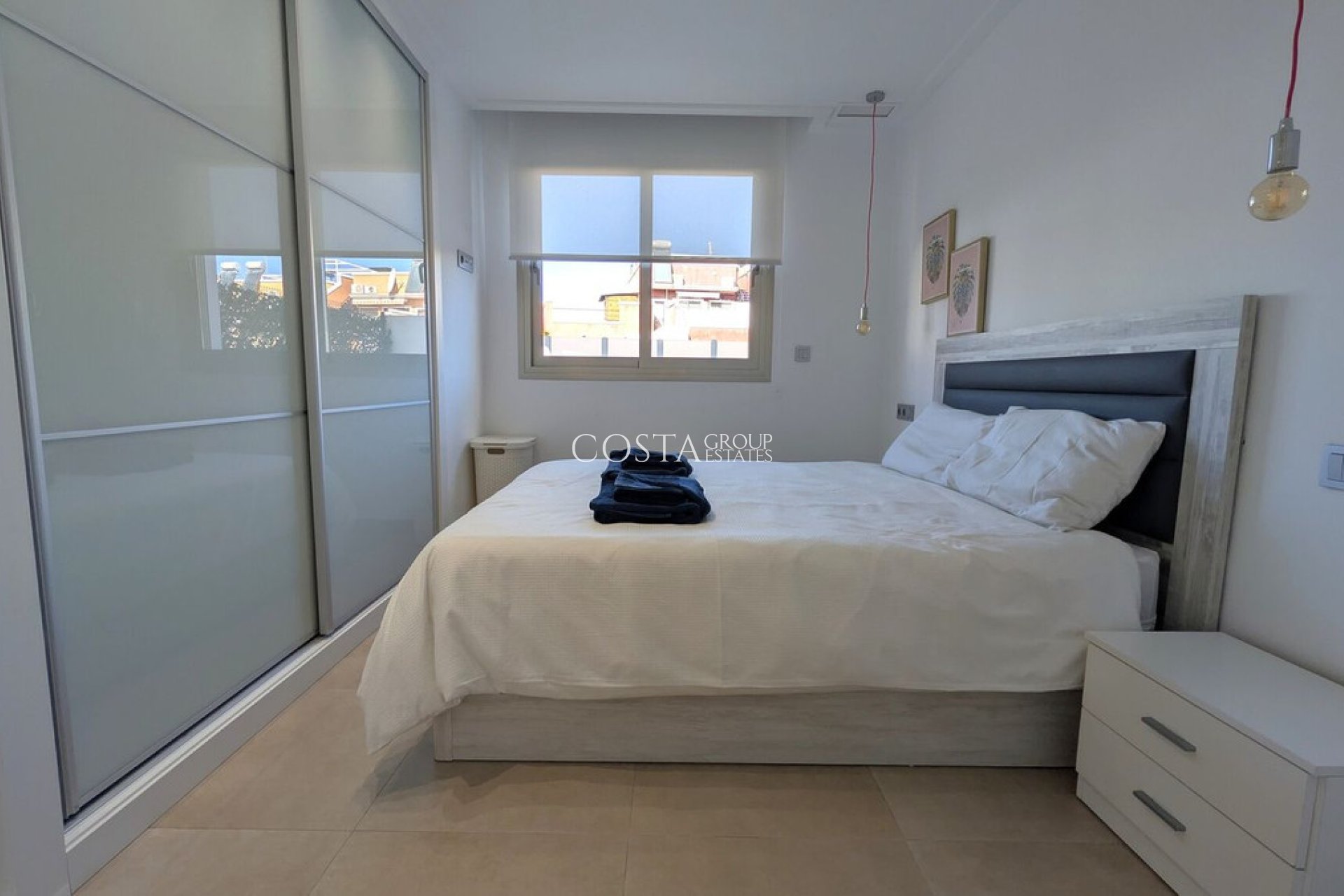 Resale - Villa -
Orihuela Costa - Villamartin