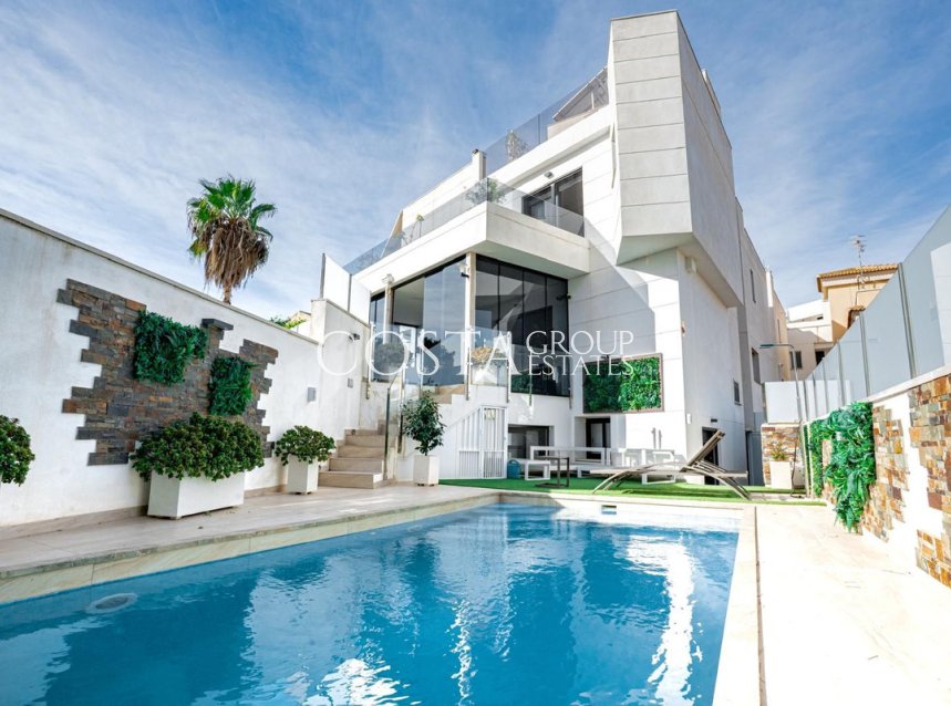 Resale - Villa -
Orihuela Costa - Villamartin