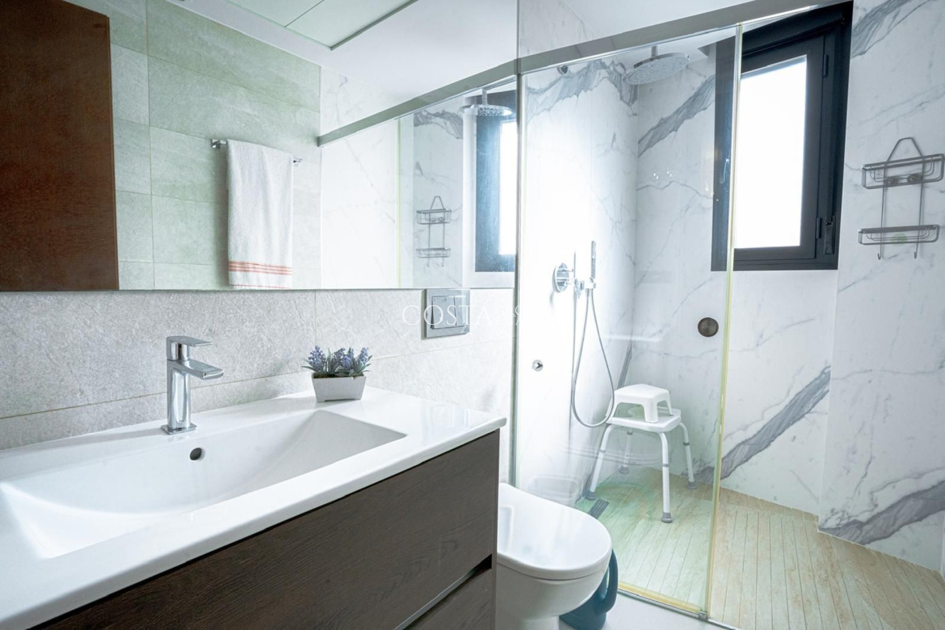 Resale - Villa -
Orihuela Costa - Villamartin