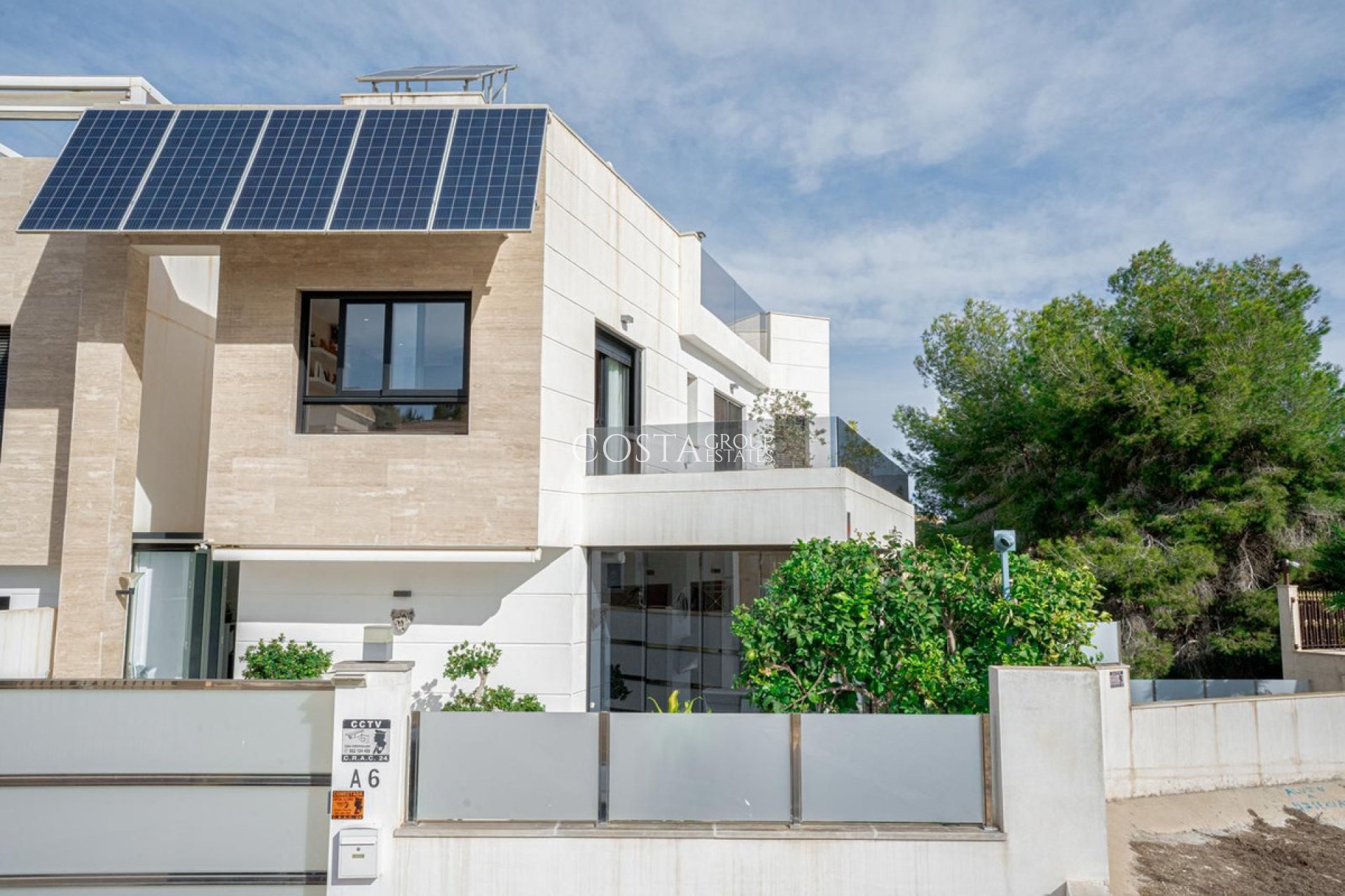 Resale - Villa -
Orihuela Costa - Villamartin