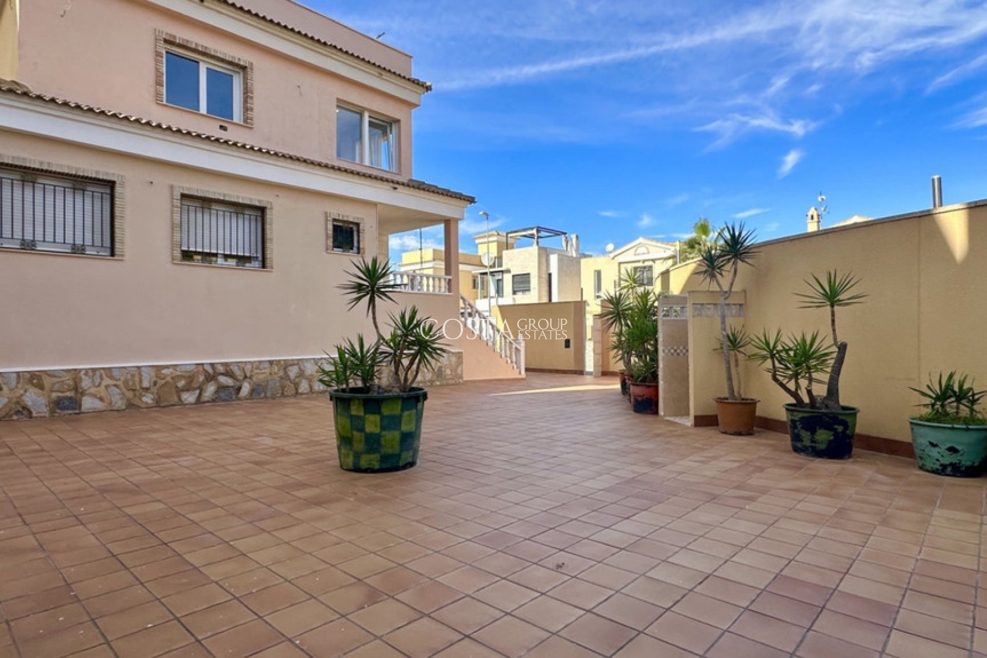 Resale - Villa -
Orihuela Costa - Villamartin