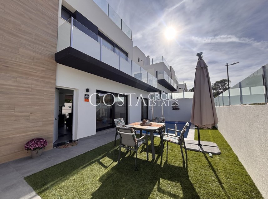 Resale - Villa -
Orihuela Costa - Villamartin