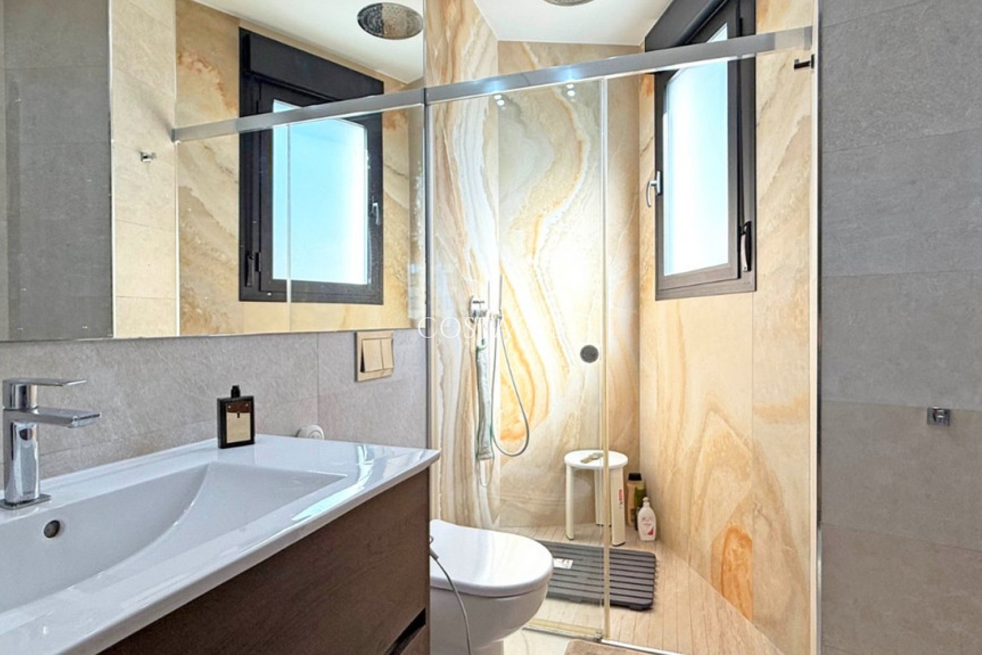 Resale - Villa -
Orihuela Costa - Villamartin