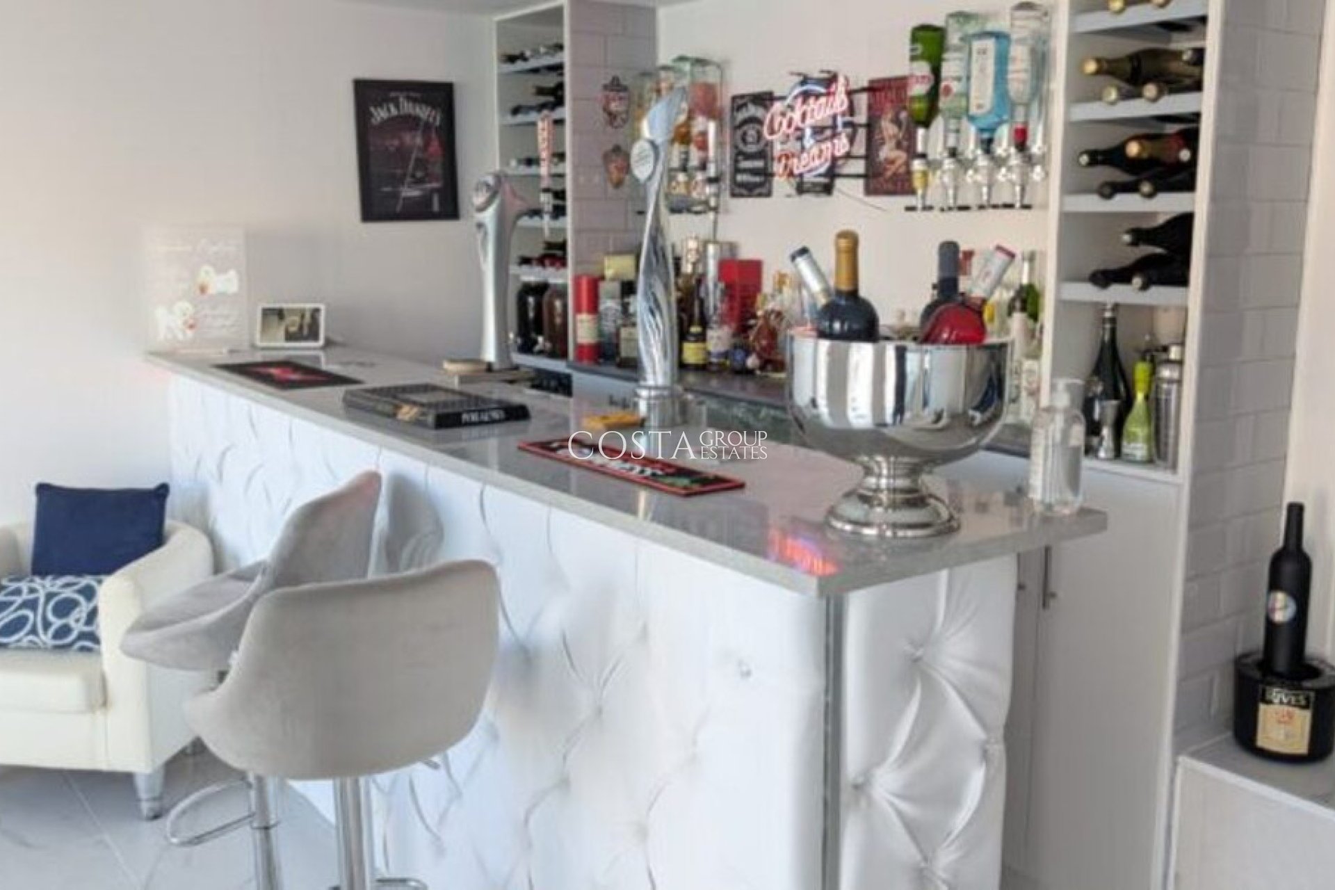 Resale - Villa -
Orihuela Costa - Villamartin