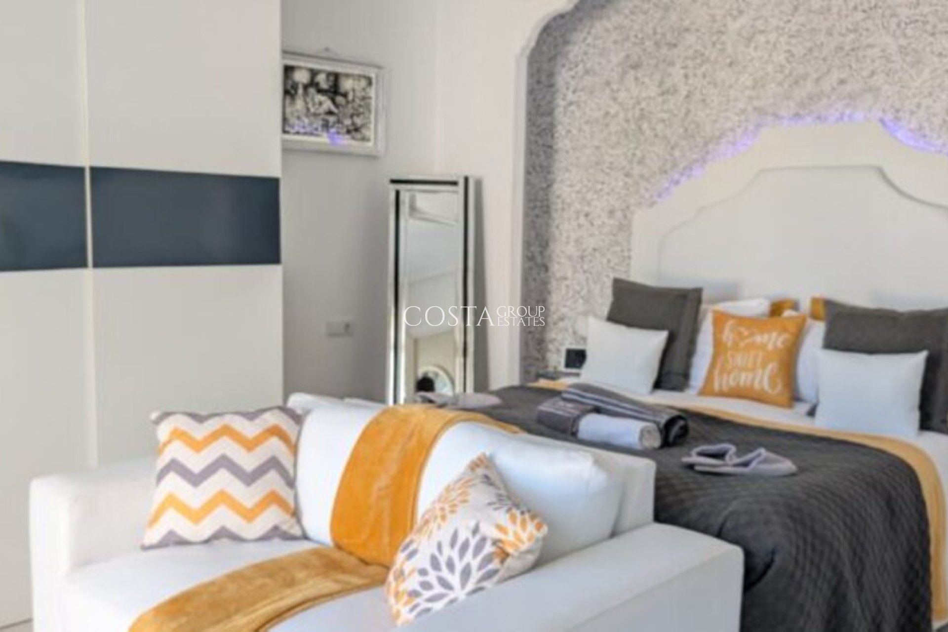 Resale - Villa -
Orihuela Costa - Villamartin